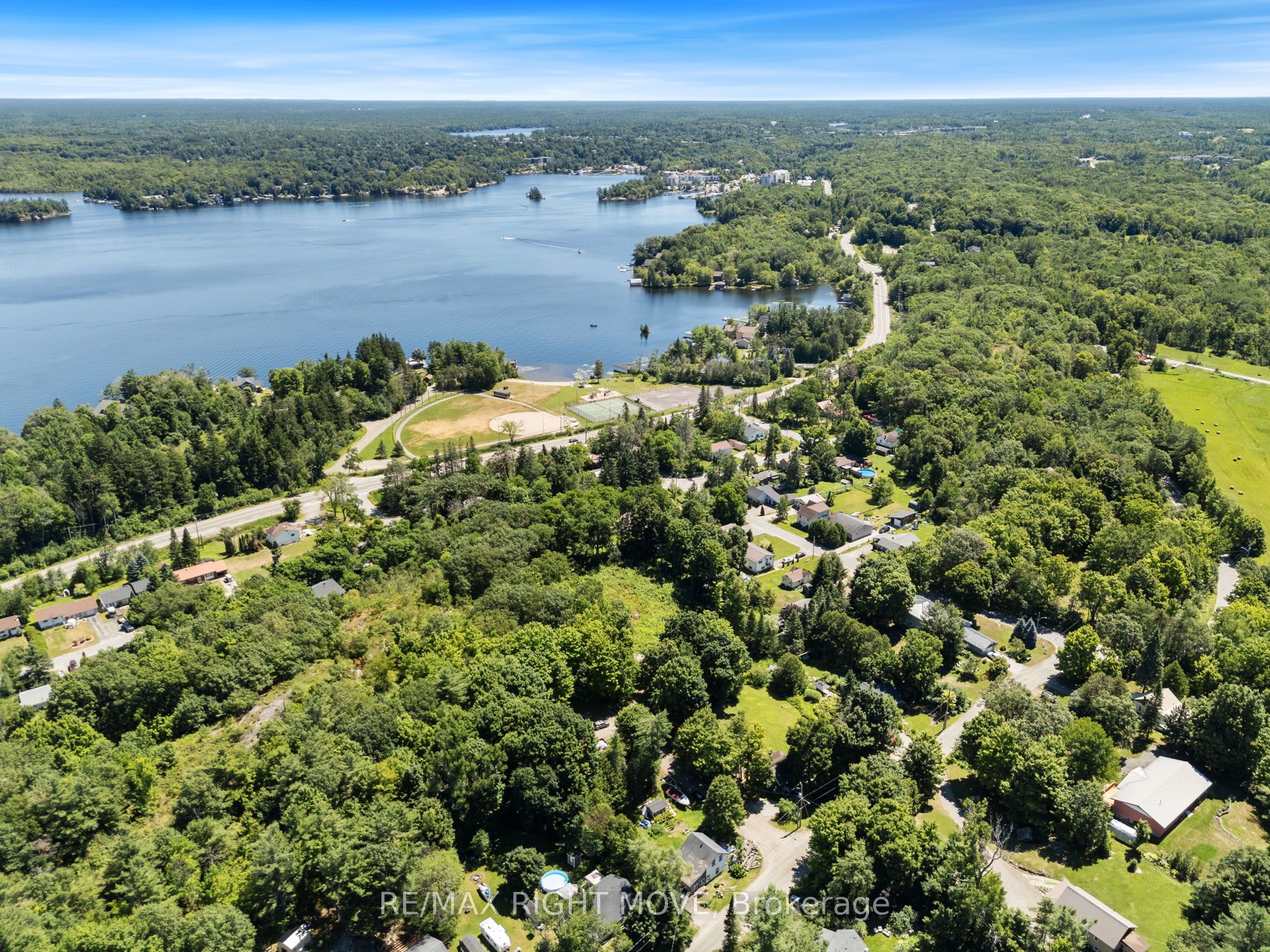 250 Pearl Dr Property Photo 8