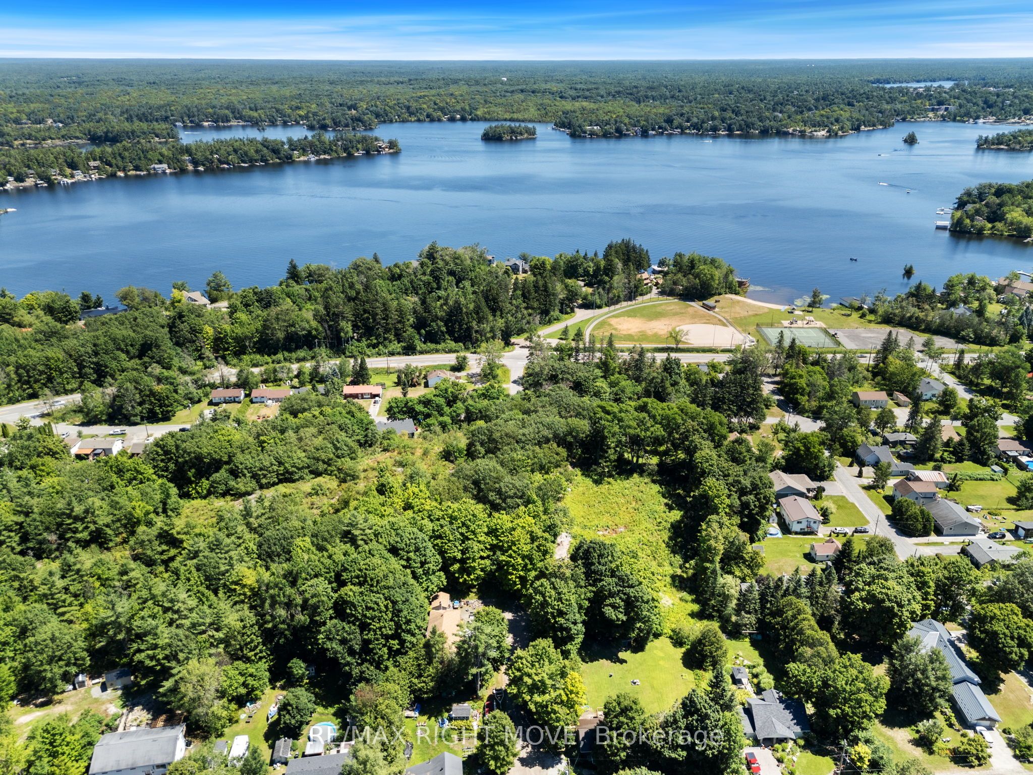 250 Pearl Dr Property Photo 9