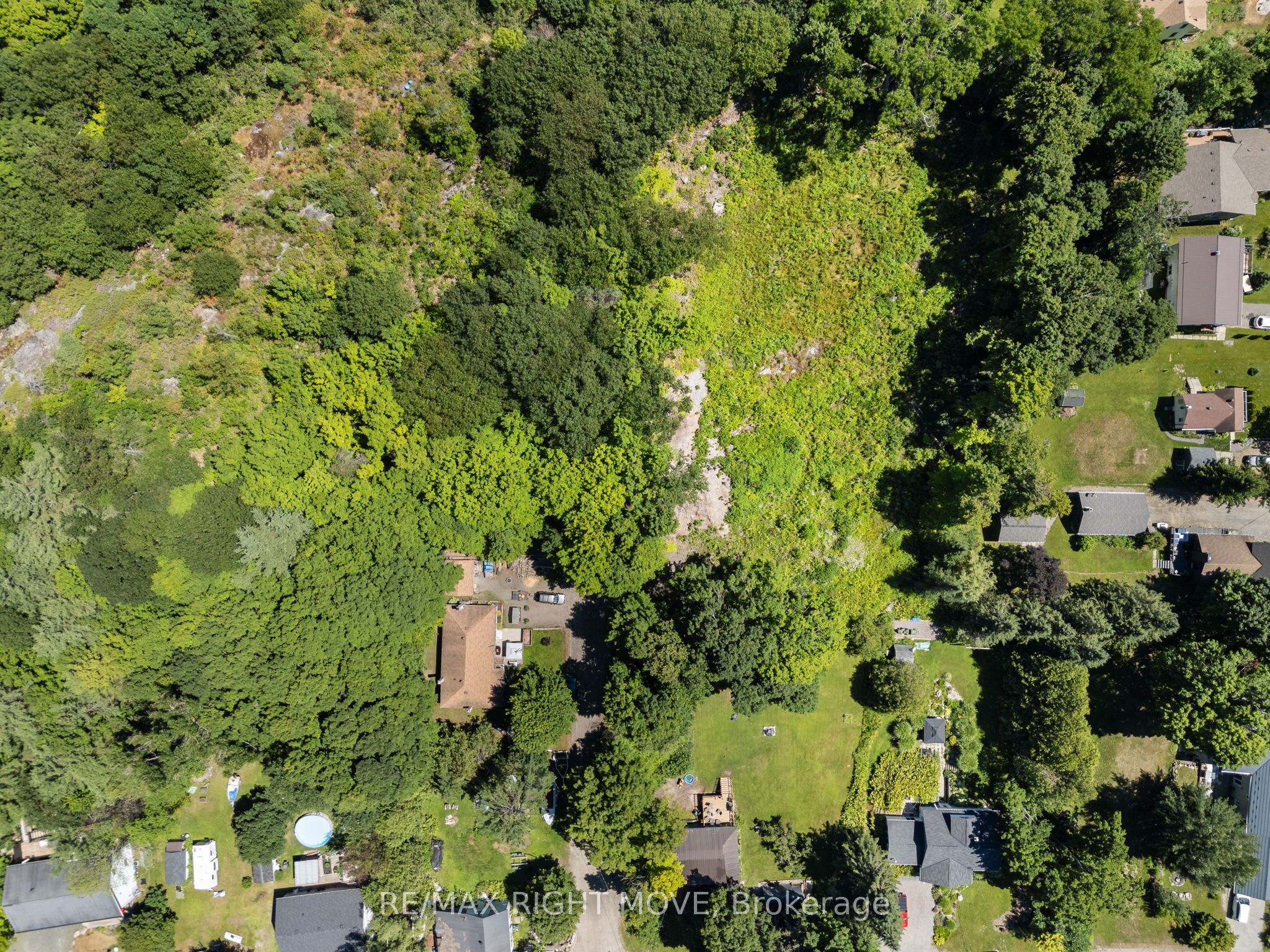 250 Pearl Dr Property Photo 11