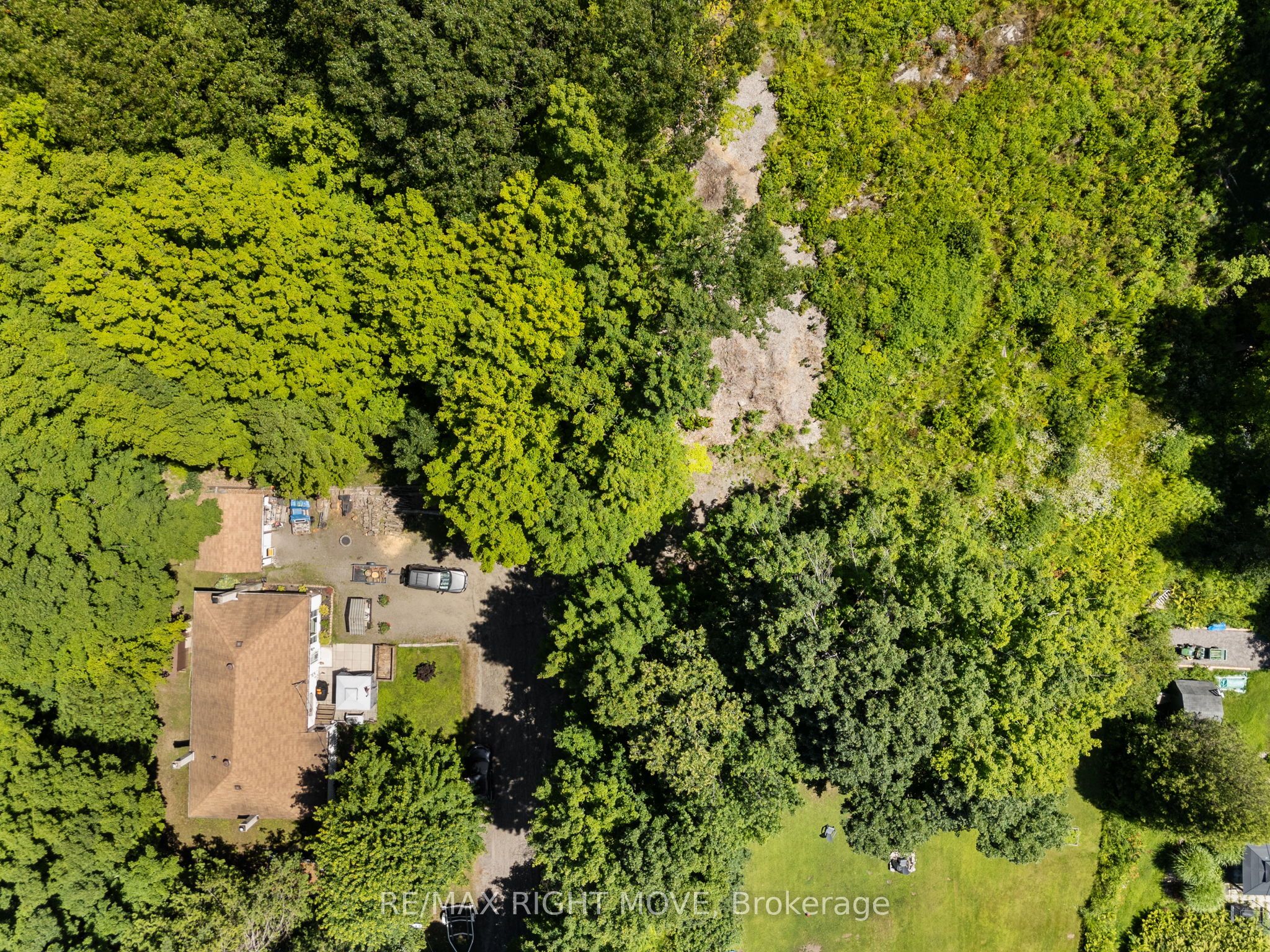 250 Pearl Dr Property Photo 12