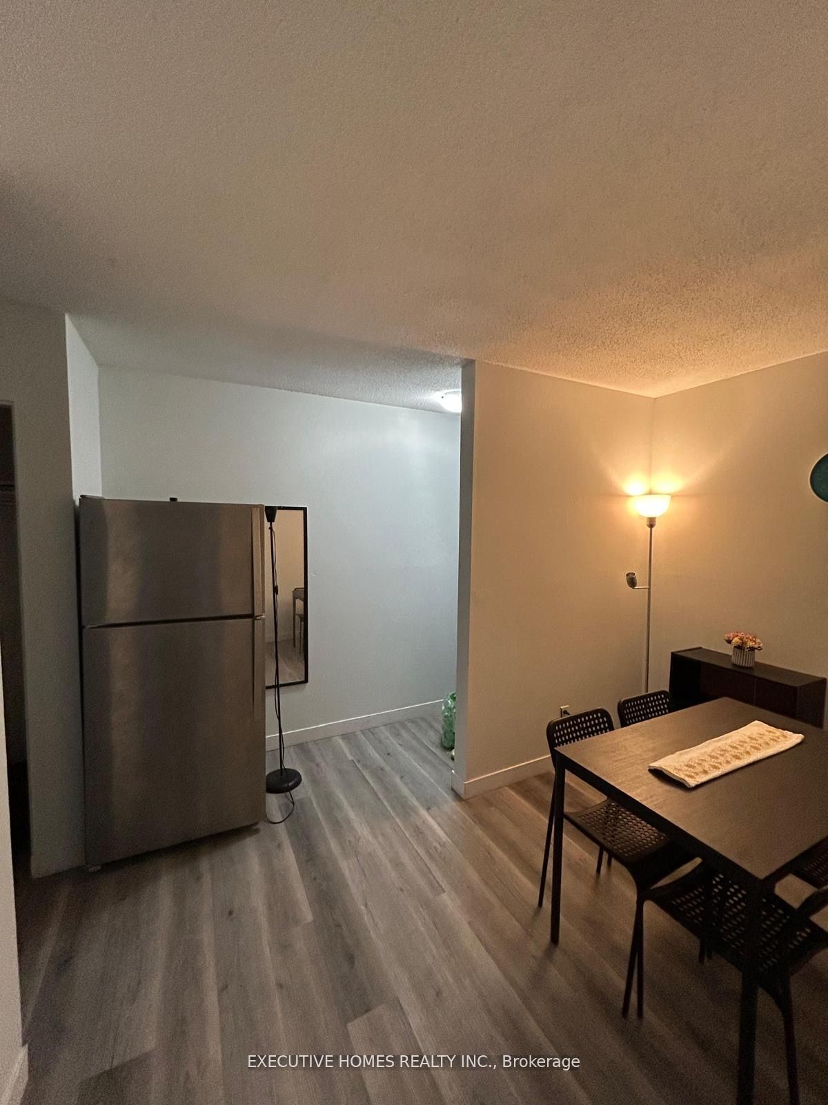 303 King Street N 6 Property Photo 6