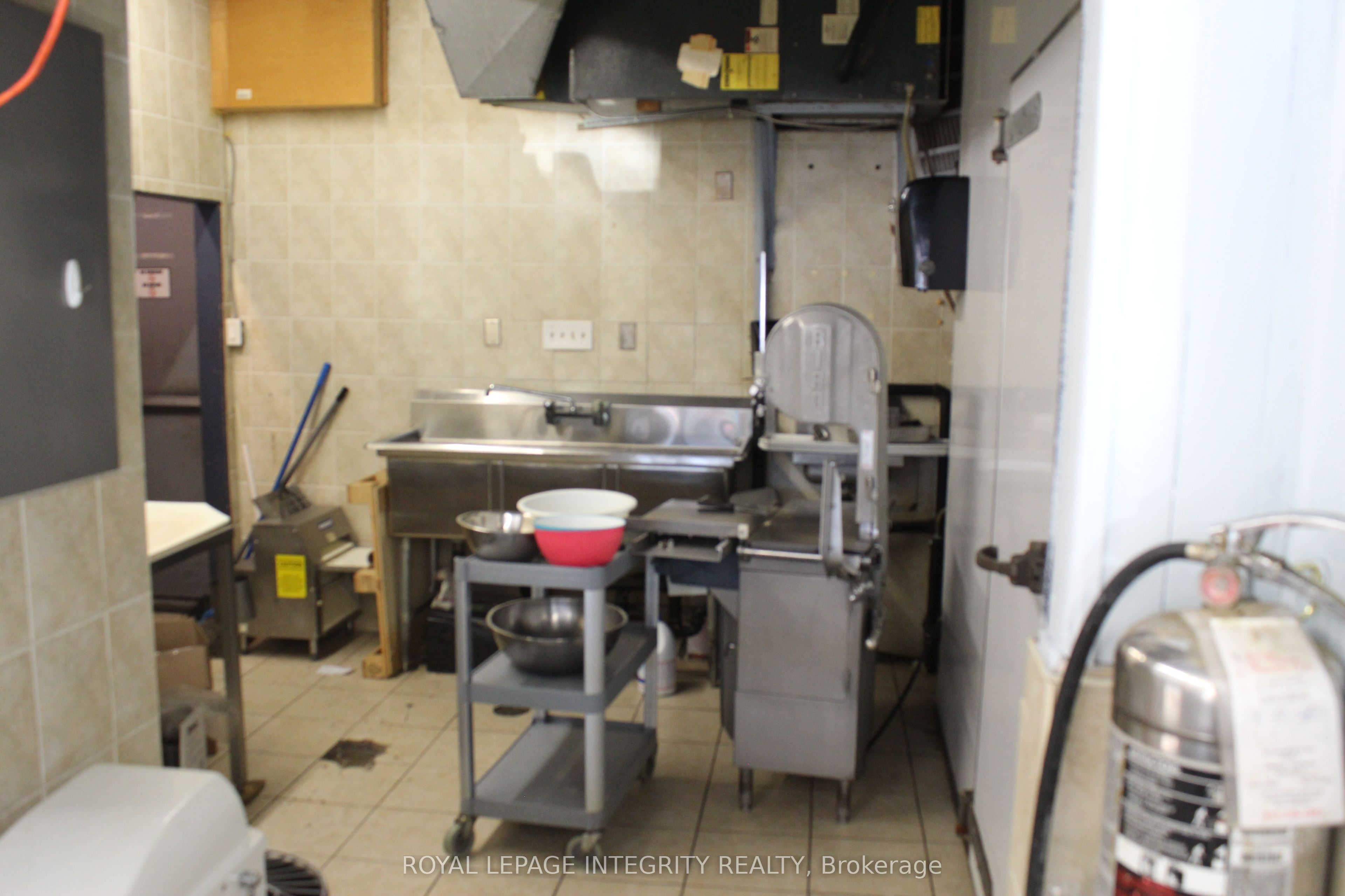 1117 Cobden Road Property Photo 11