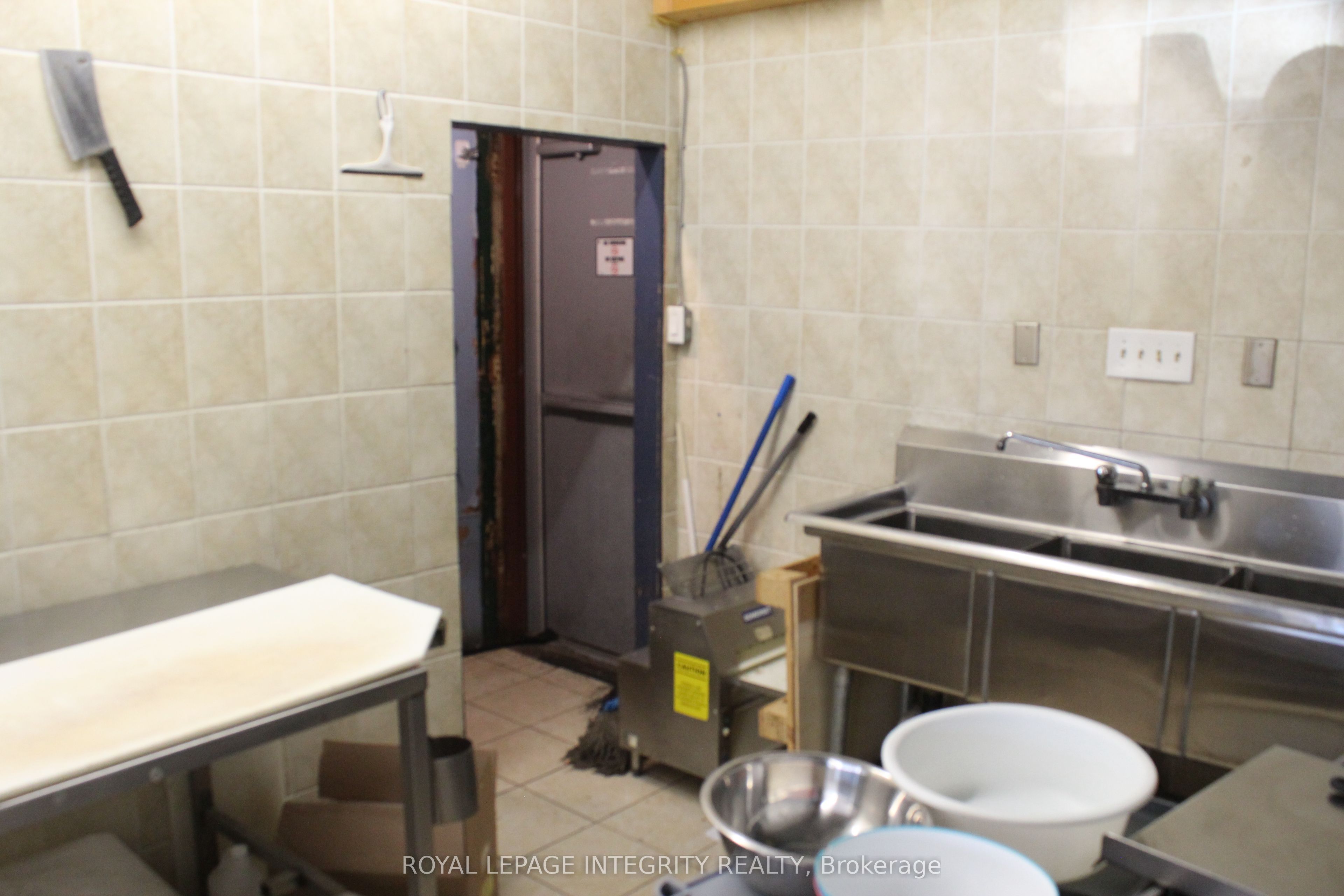 1117 Cobden Road Property Photo 13