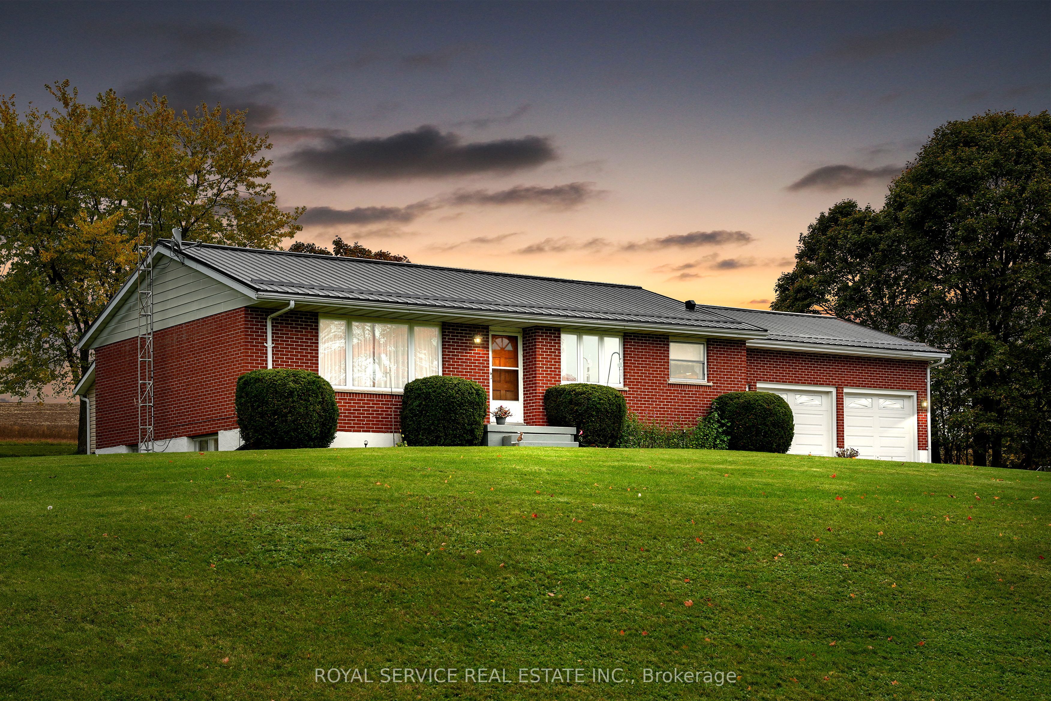 3879 Burnham Street N Property Photo 1