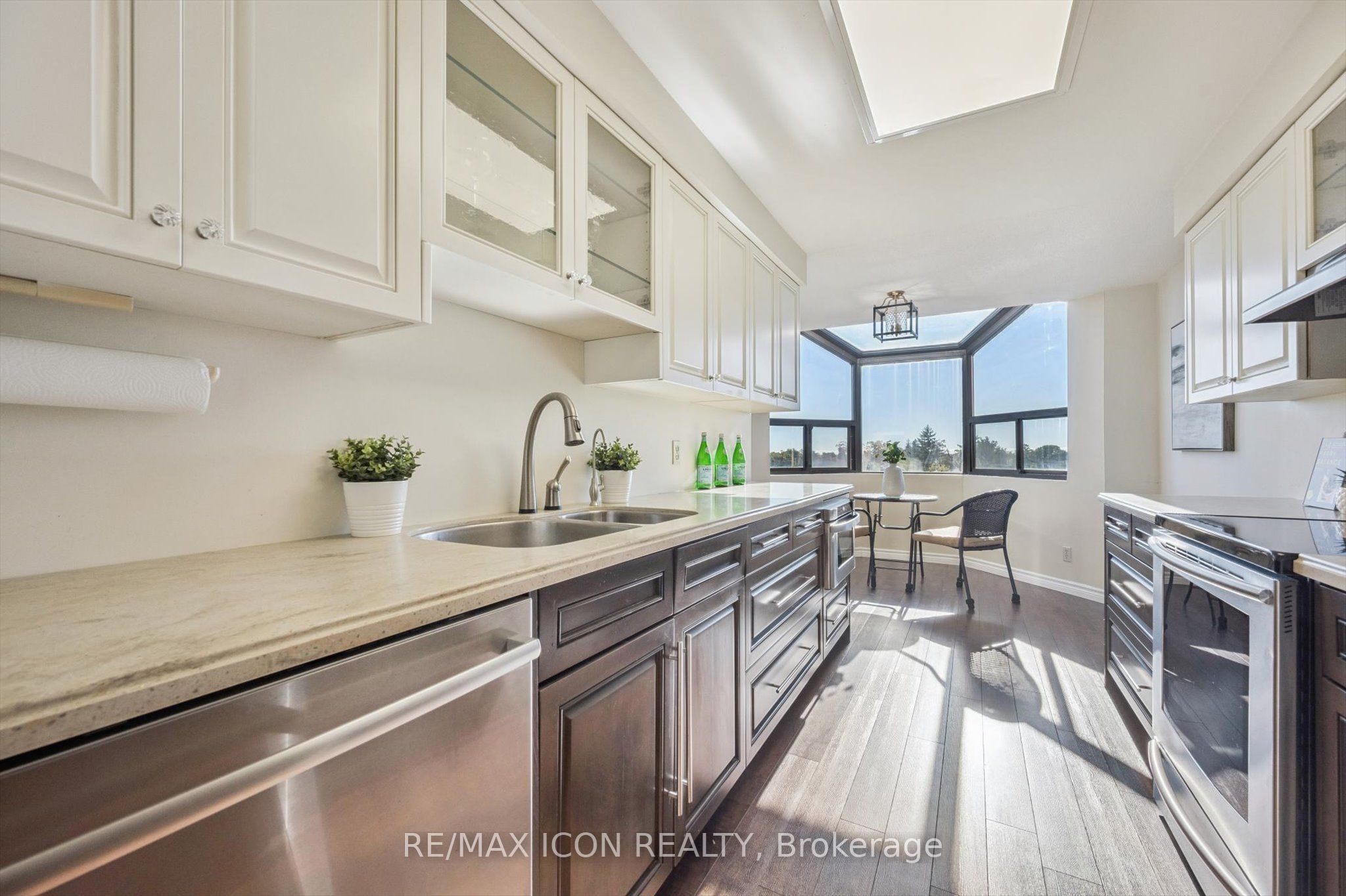 20 Ellen Street E 610 Property Photo 10