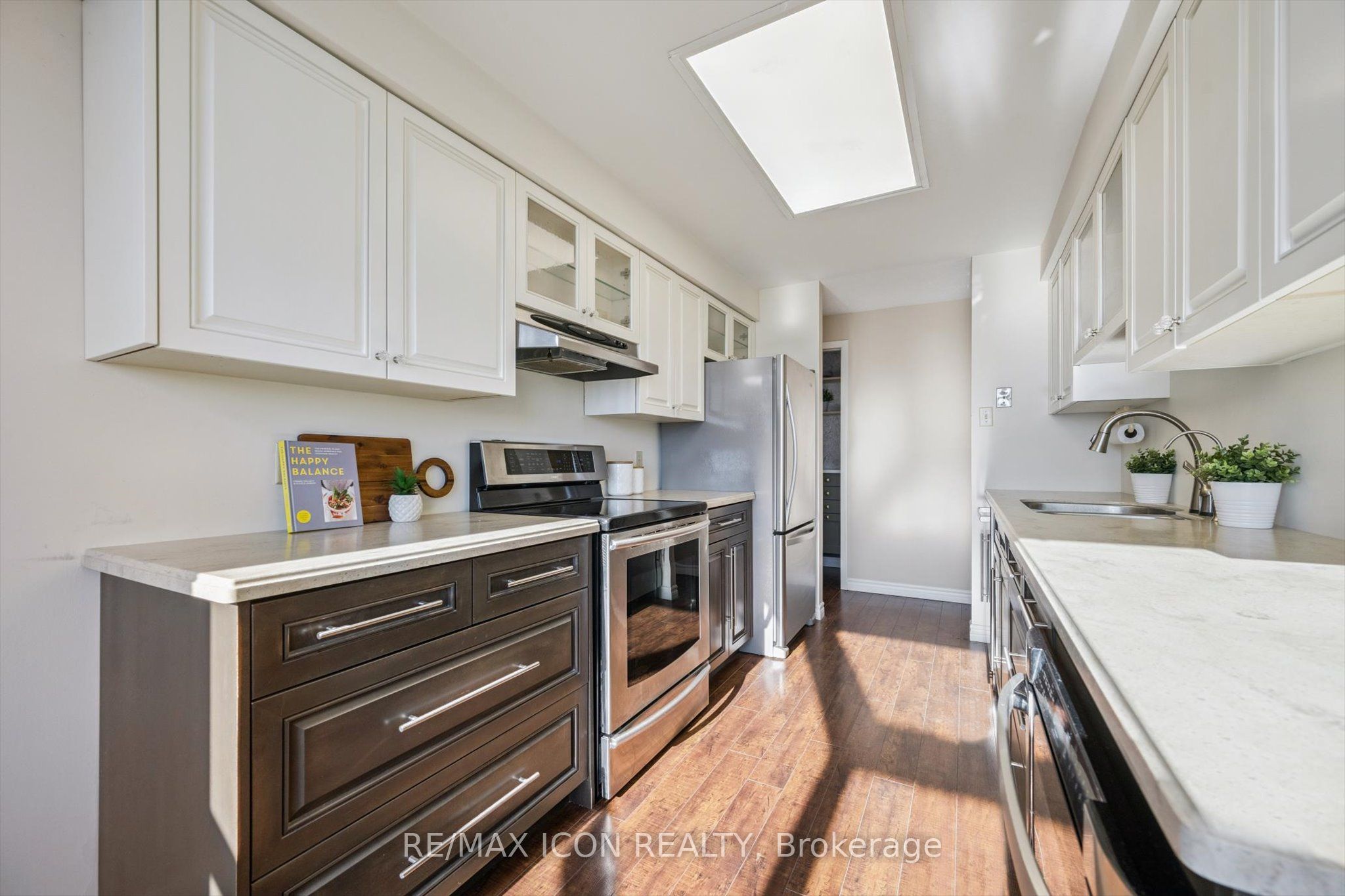 20 Ellen Street E 610 Property Photo 13