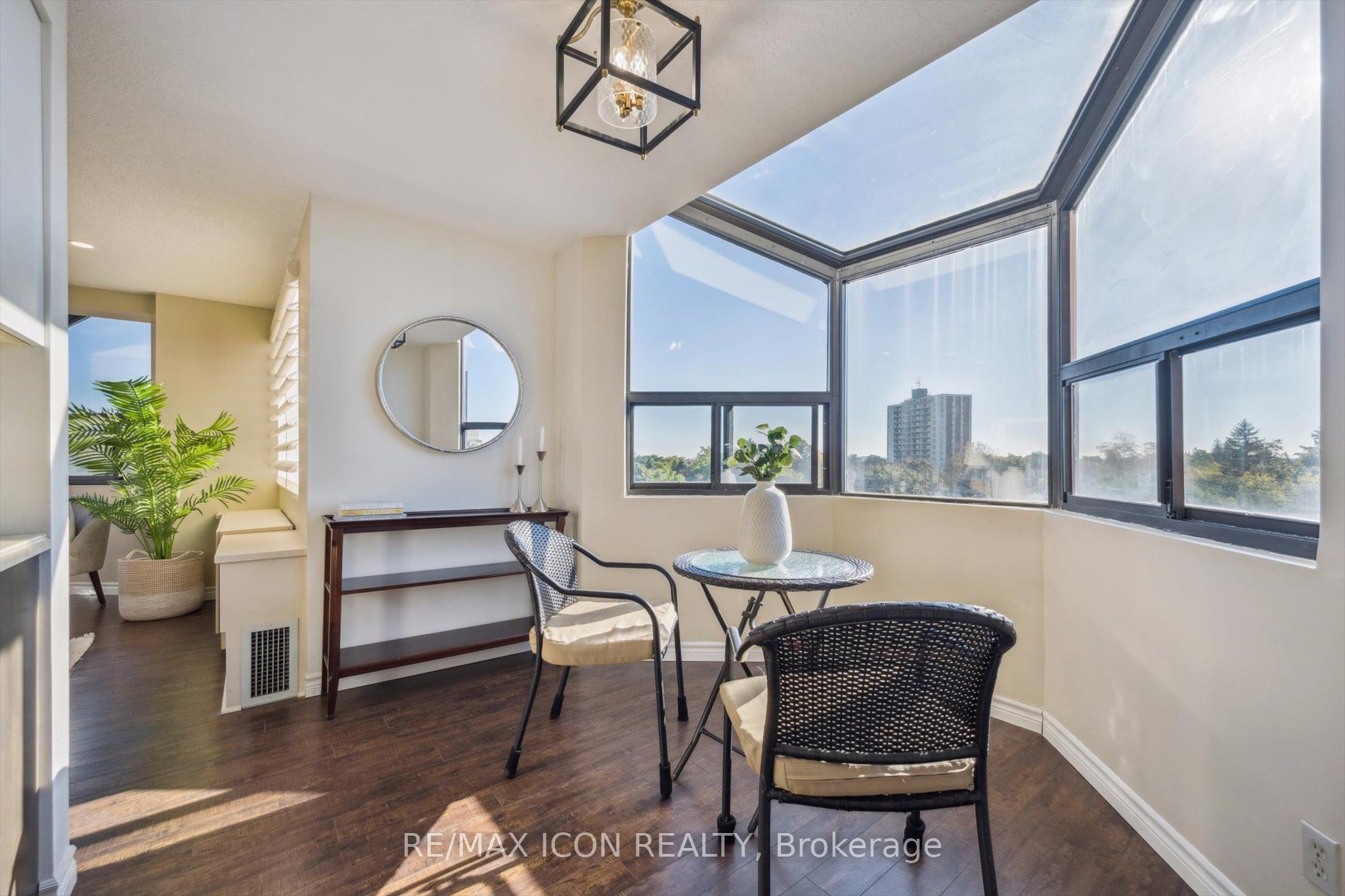 20 Ellen Street E 610 Property Photo 14