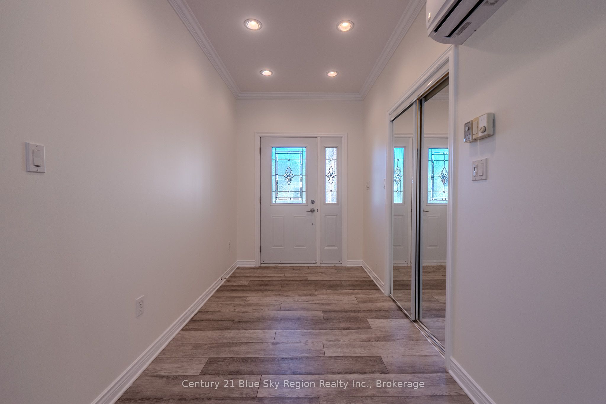 1134 Premier Rd Property Photo 4