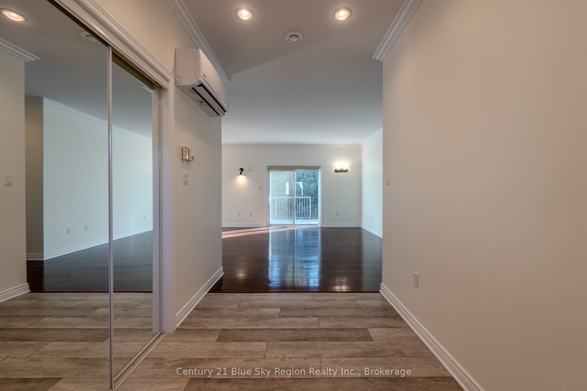 1134 Premier Rd Property Photo 5