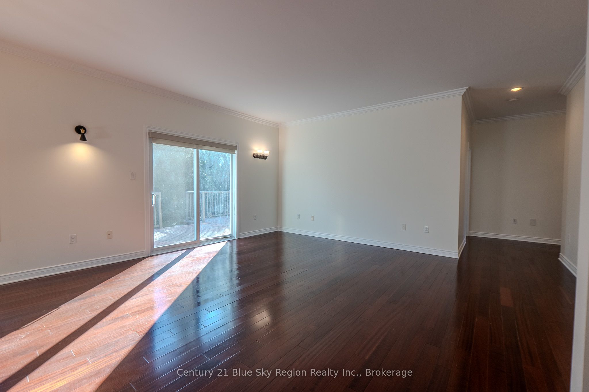 1134 Premier Rd Property Photo 6