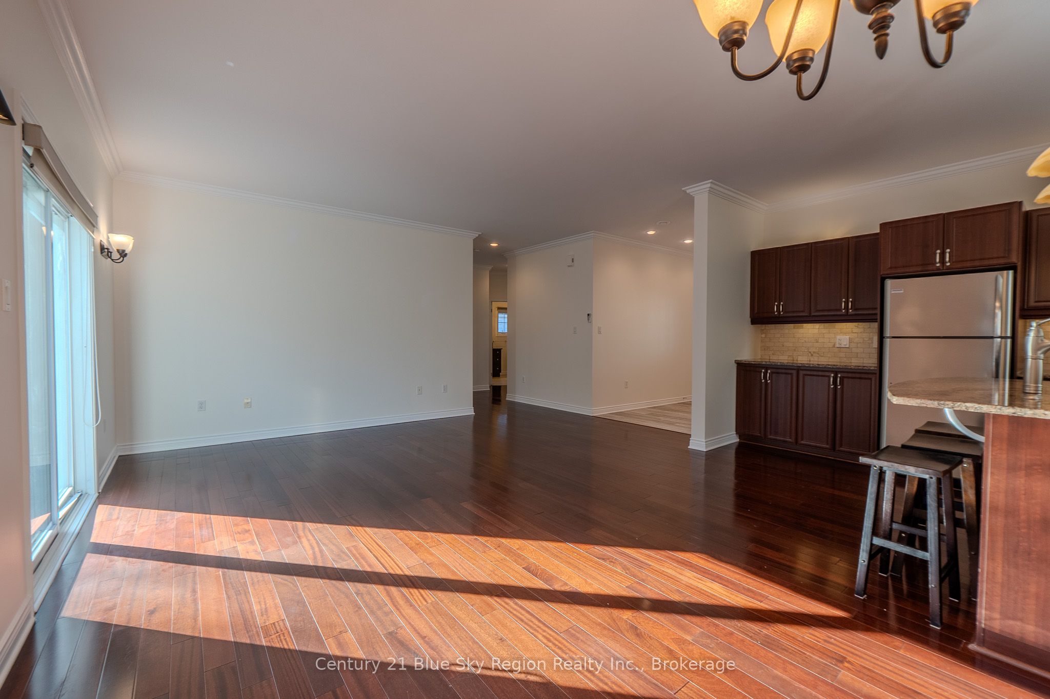 1134 Premier Rd Property Photo 7