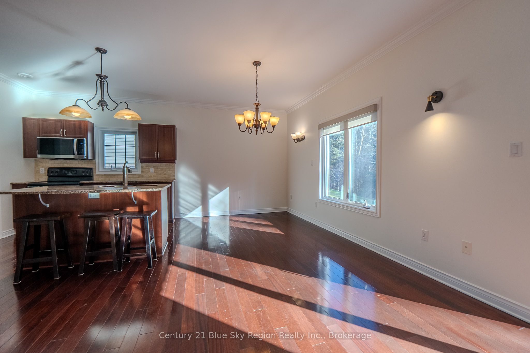 1134 Premier Rd Property Photo 8