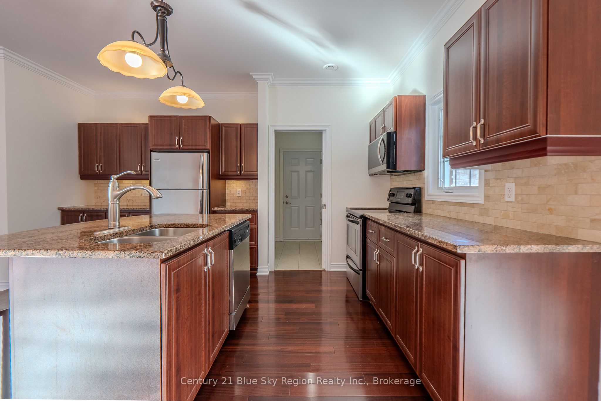 1134 Premier Rd Property Photo 9