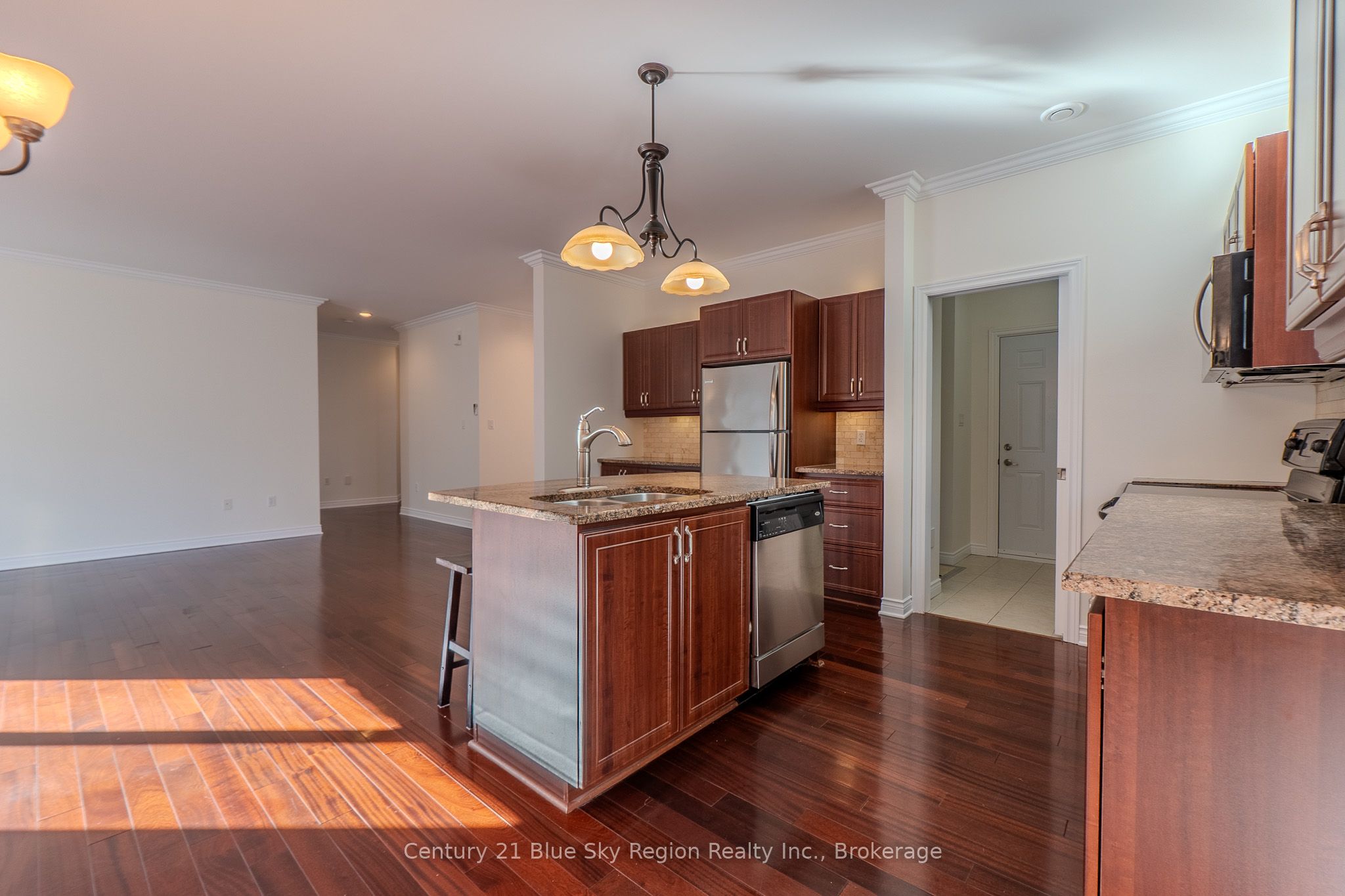 1134 Premier Rd Property Photo 10