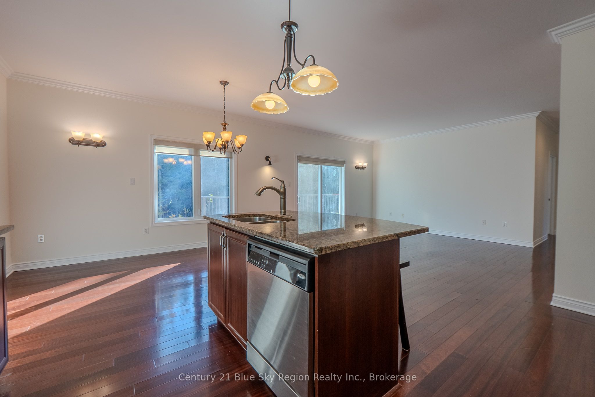 1134 Premier Rd Property Photo 13