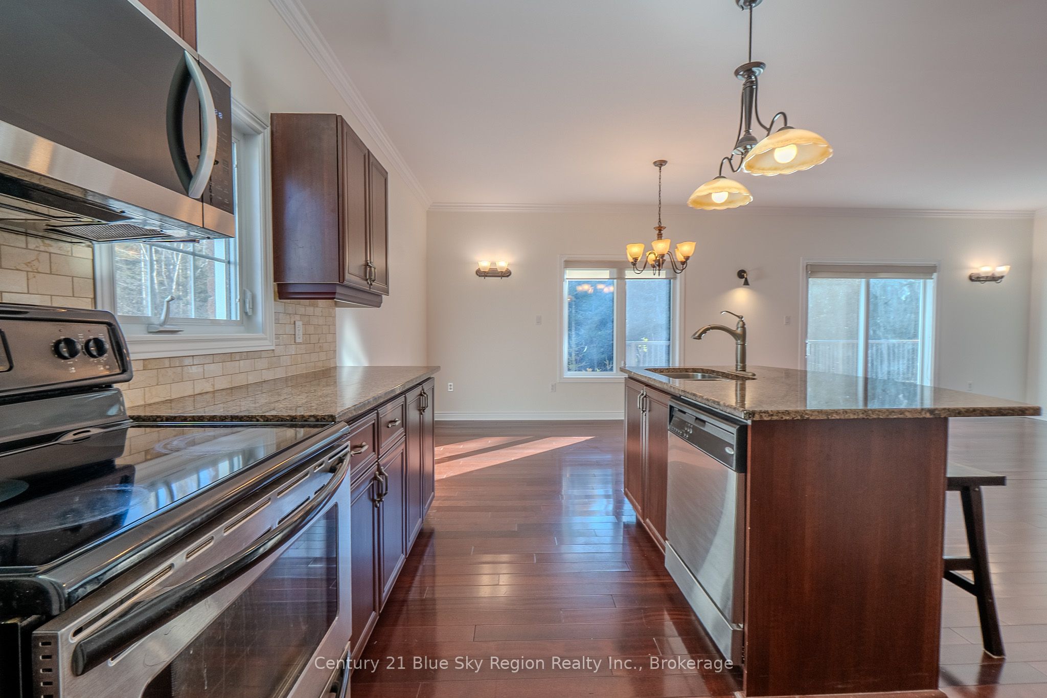 1134 Premier Rd Property Photo 14