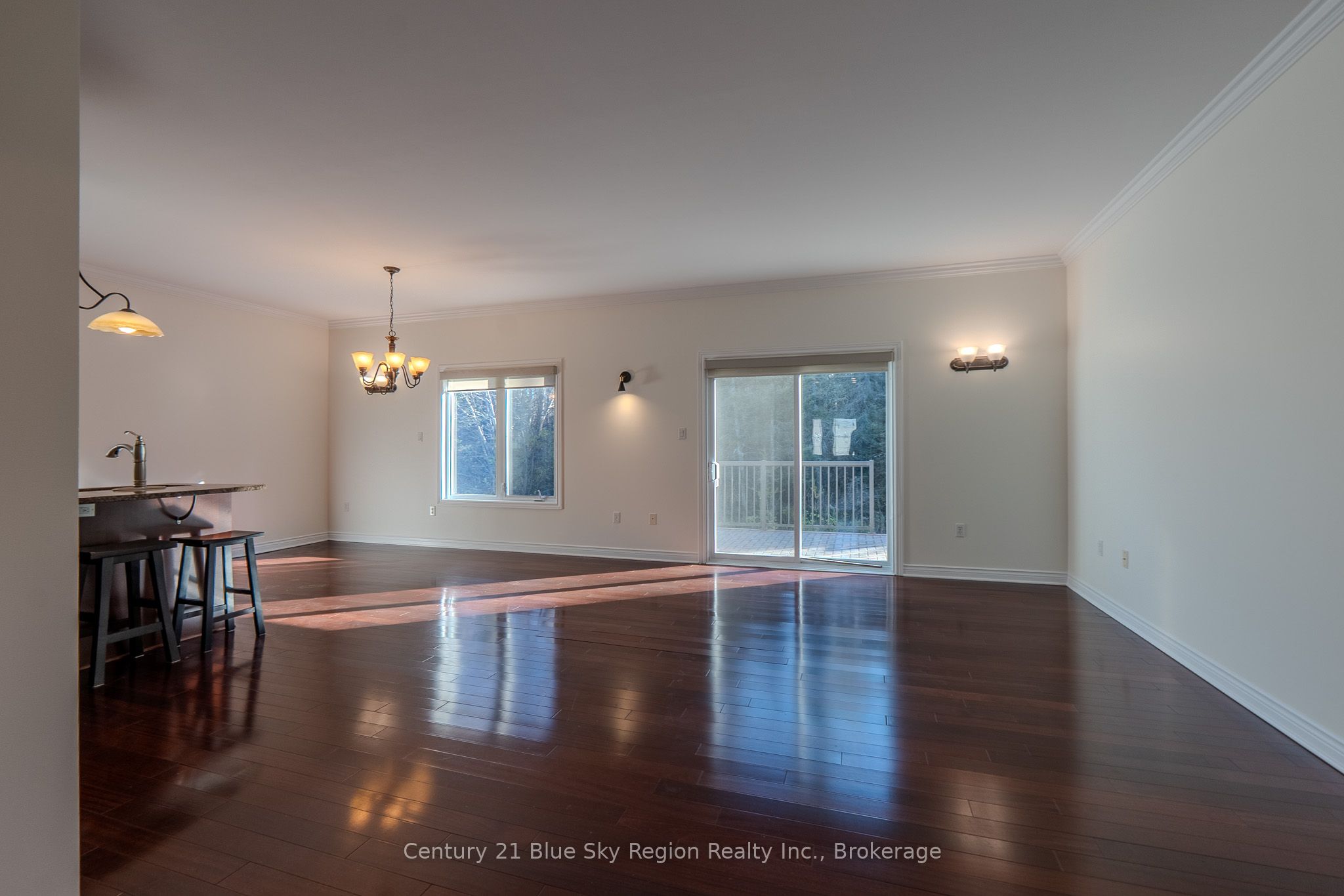 1134 Premier Rd Property Photo 16