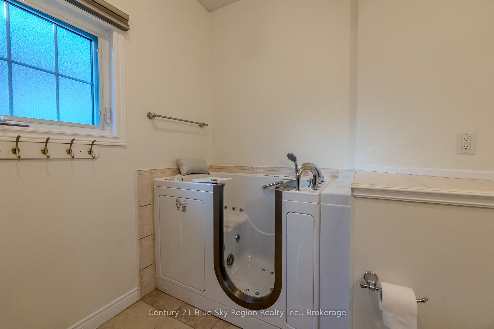 1134 Premier Rd Property Photo 22