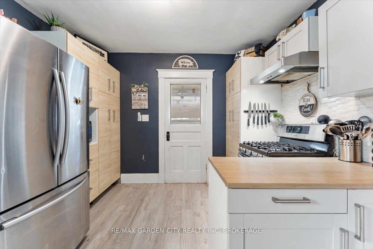 22 Chaplin Avenue Property Photo 7