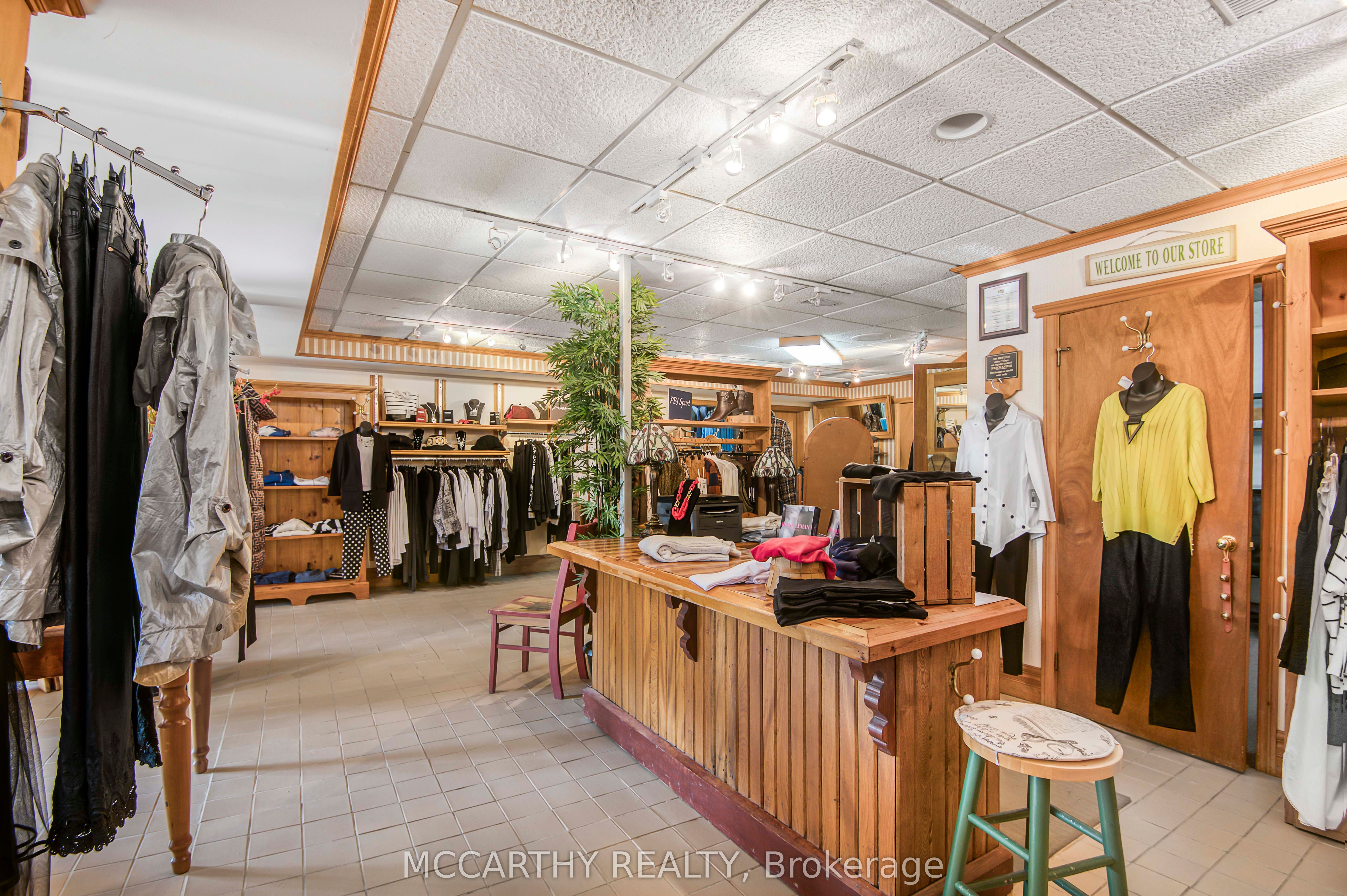 21 Toronto Street S Property Photo 8