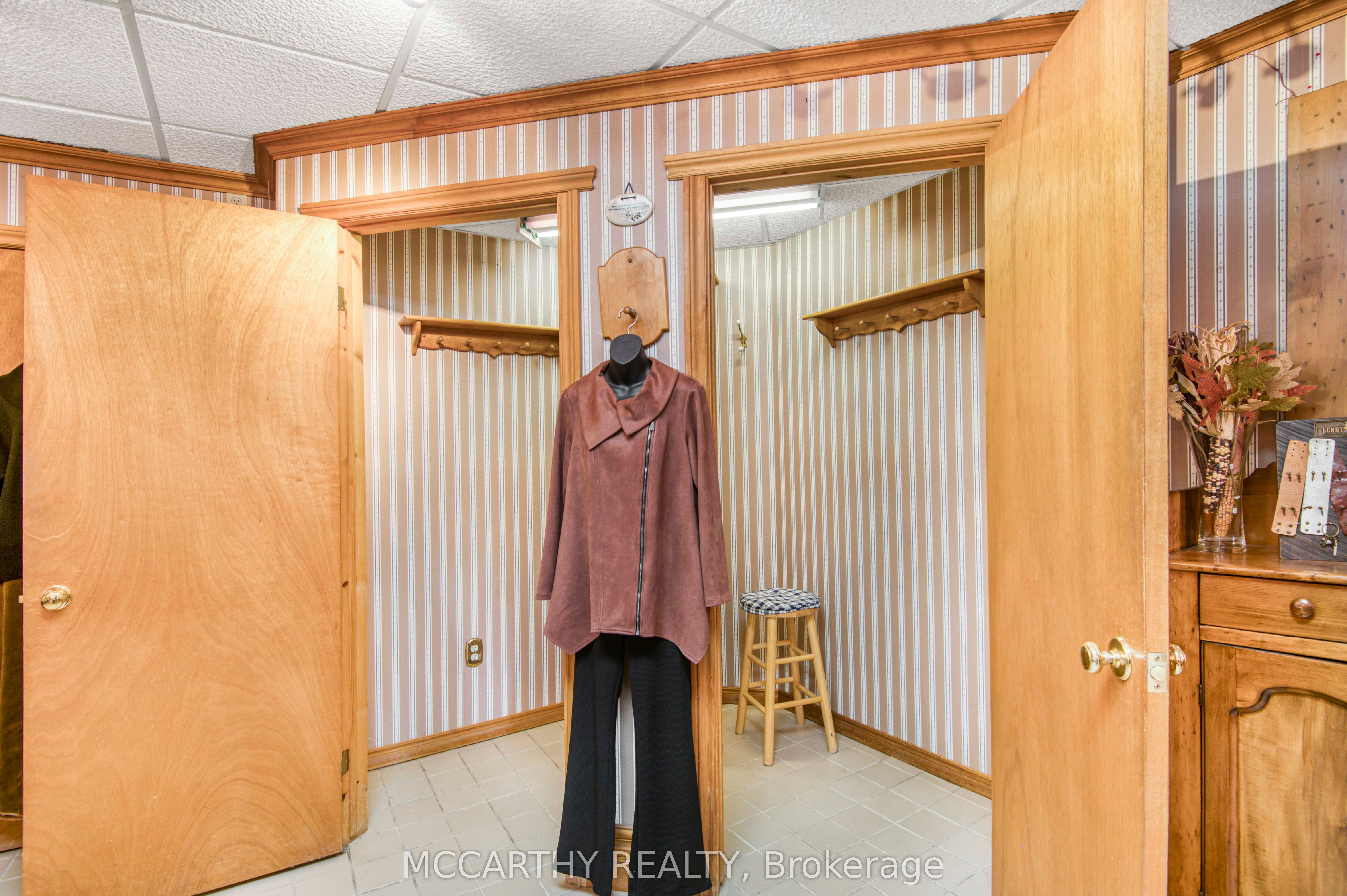 21 Toronto Street S Property Photo 21