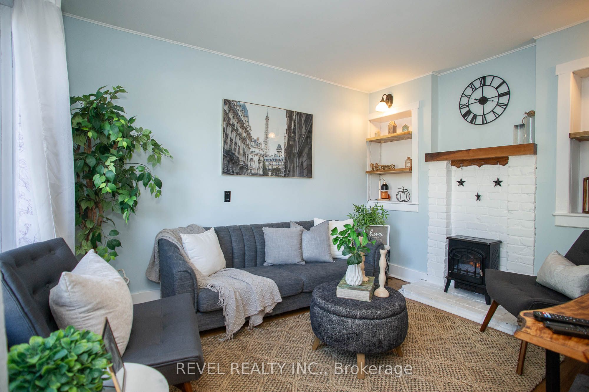 24 Avenue Road Property Photo 5