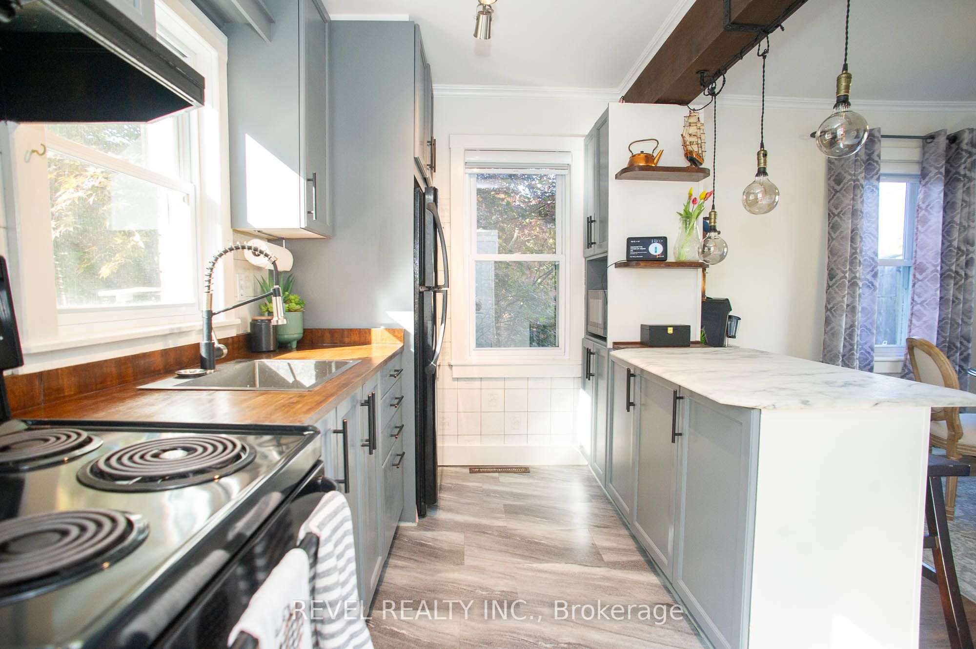 24 Avenue Road Property Photo 9