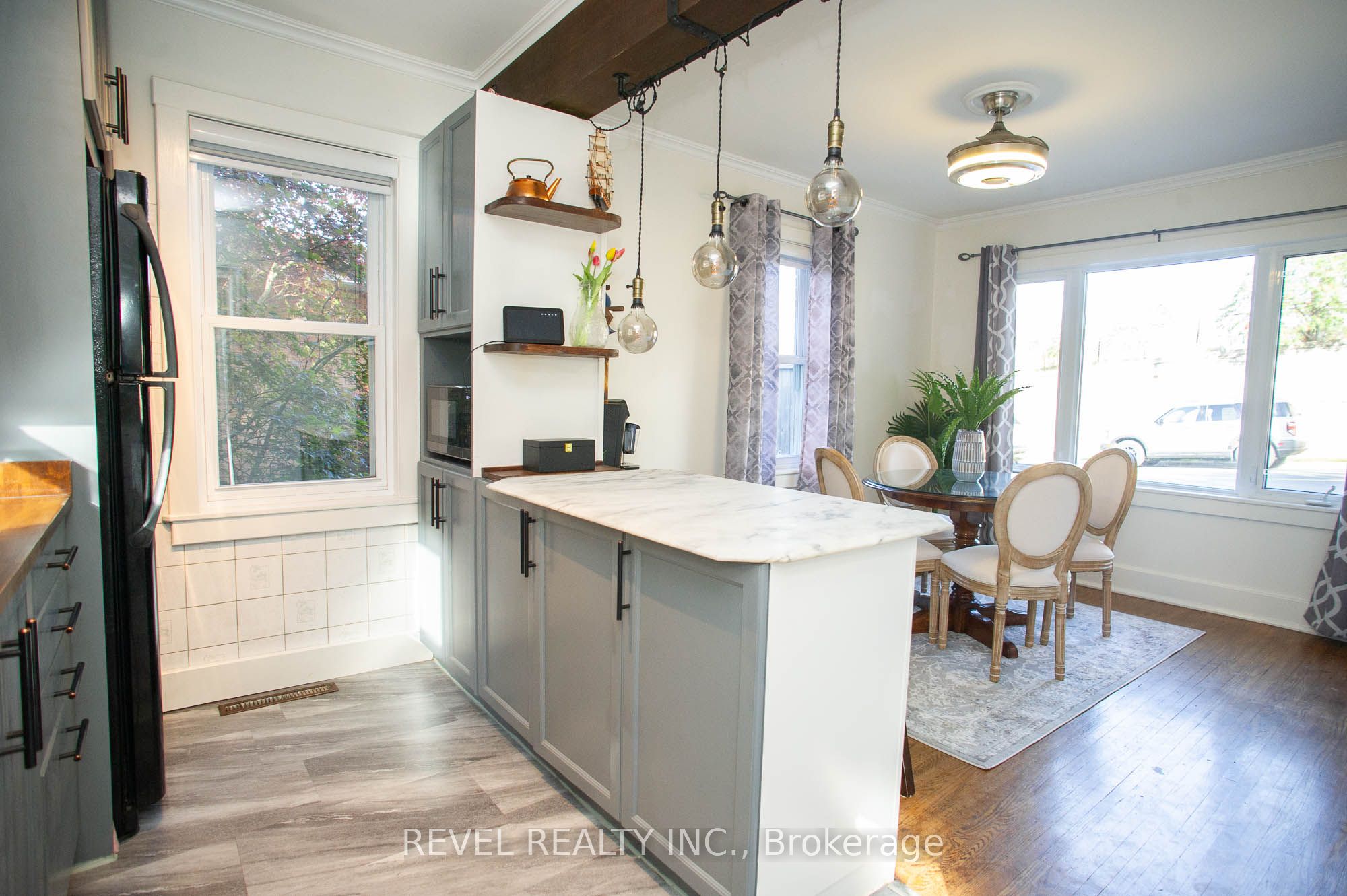 24 Avenue Road Property Photo 11