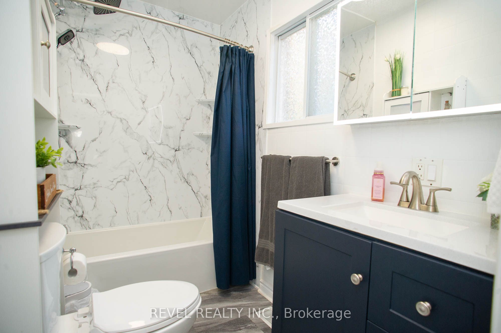 24 Avenue Road Property Photo 12