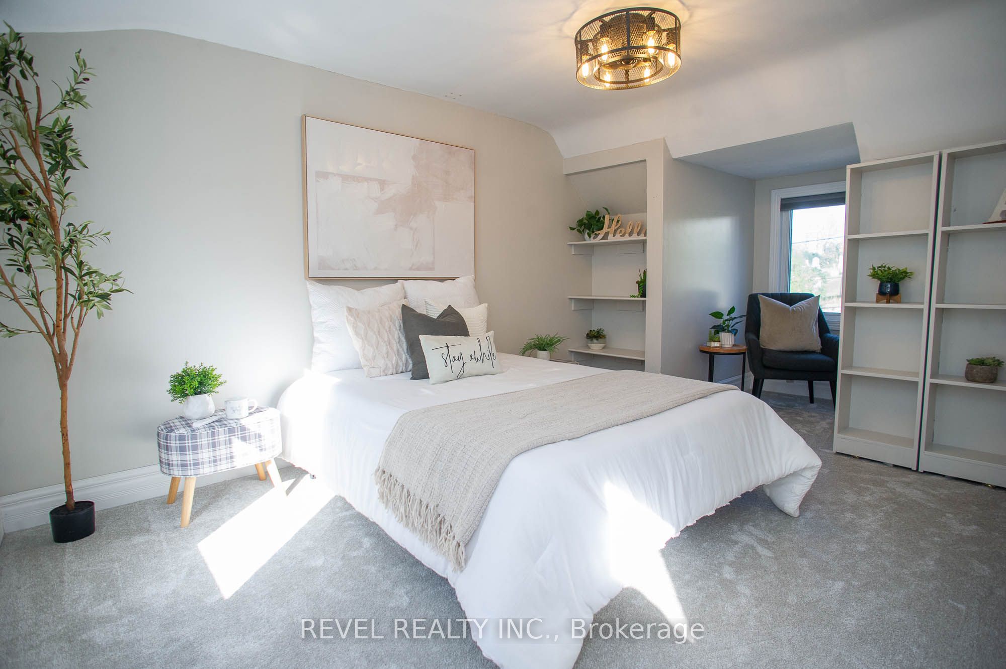 24 Avenue Road Property Photo 13