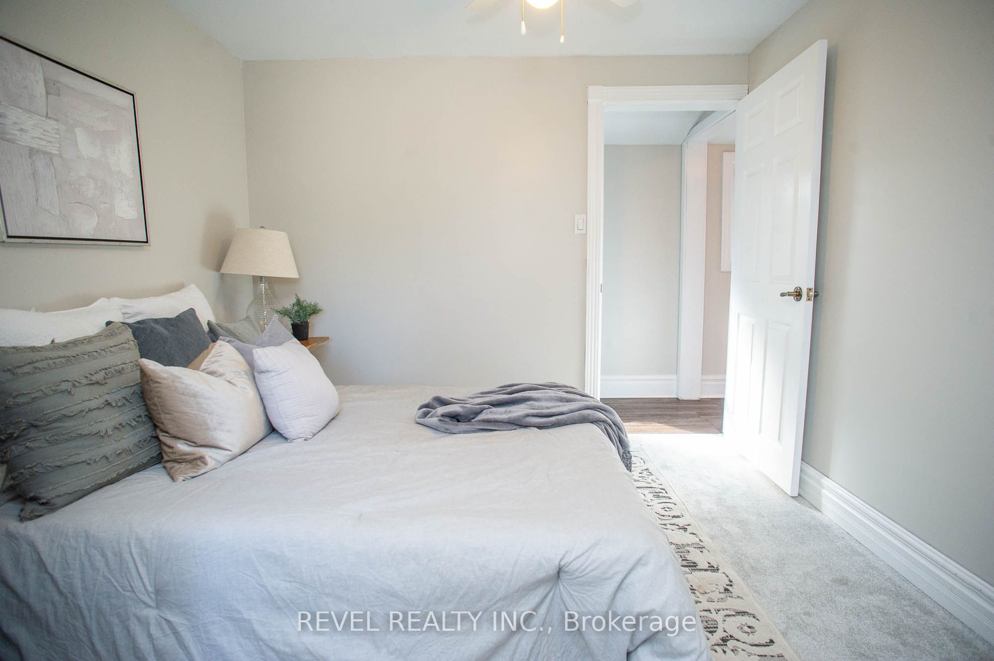 24 Avenue Road Property Photo 17