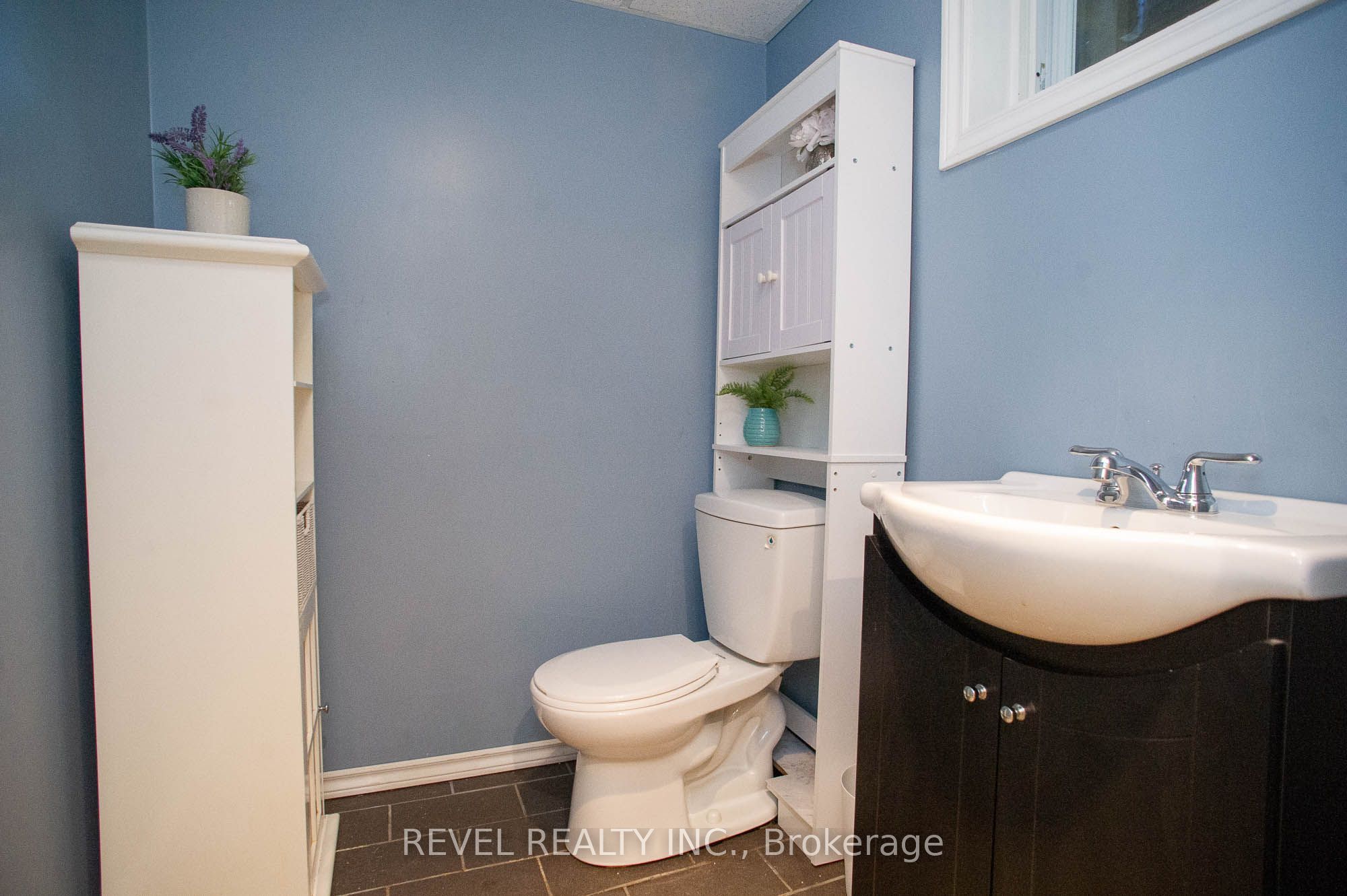 24 Avenue Road Property Photo 20