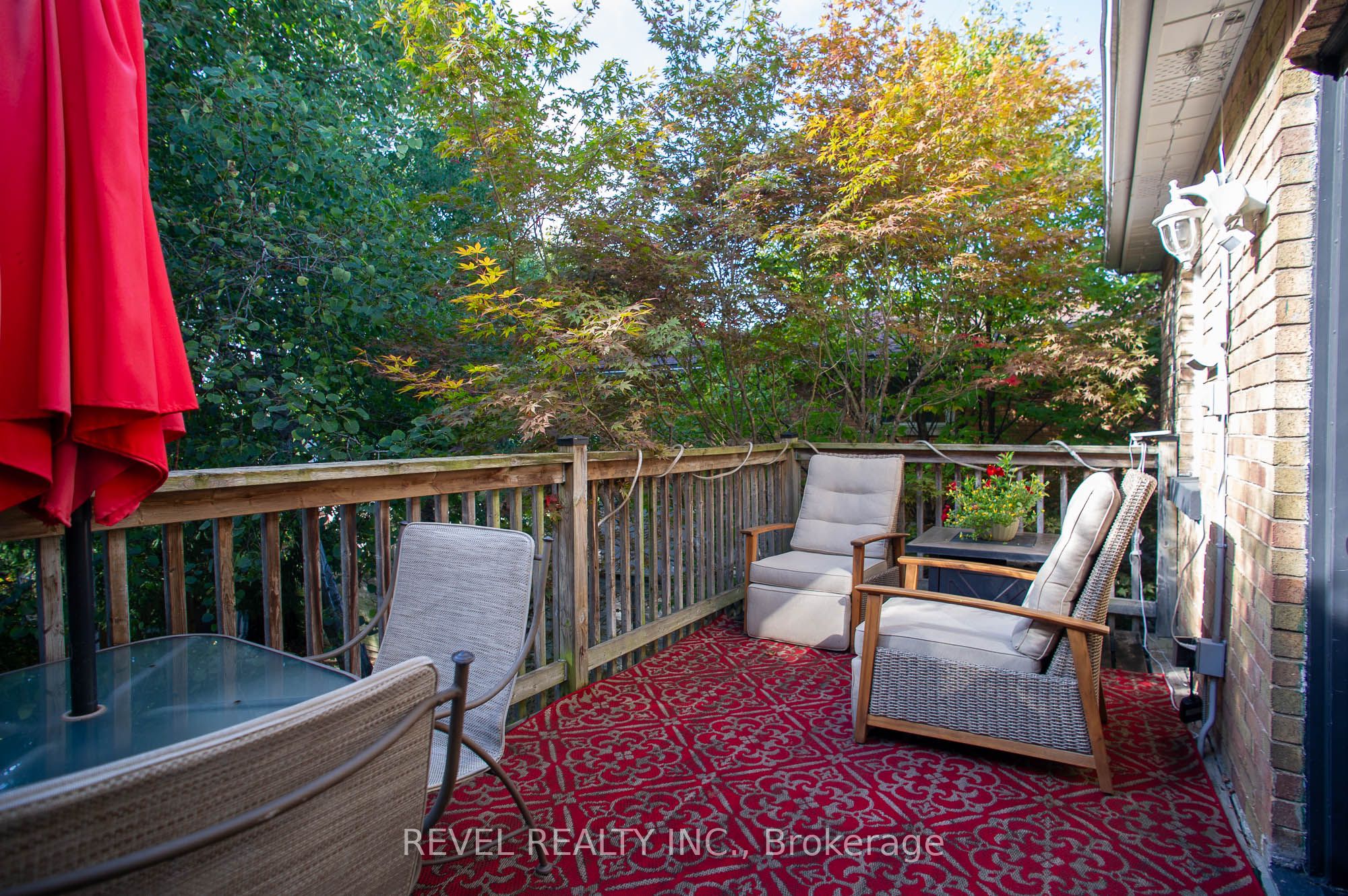 24 Avenue Road Property Photo 21