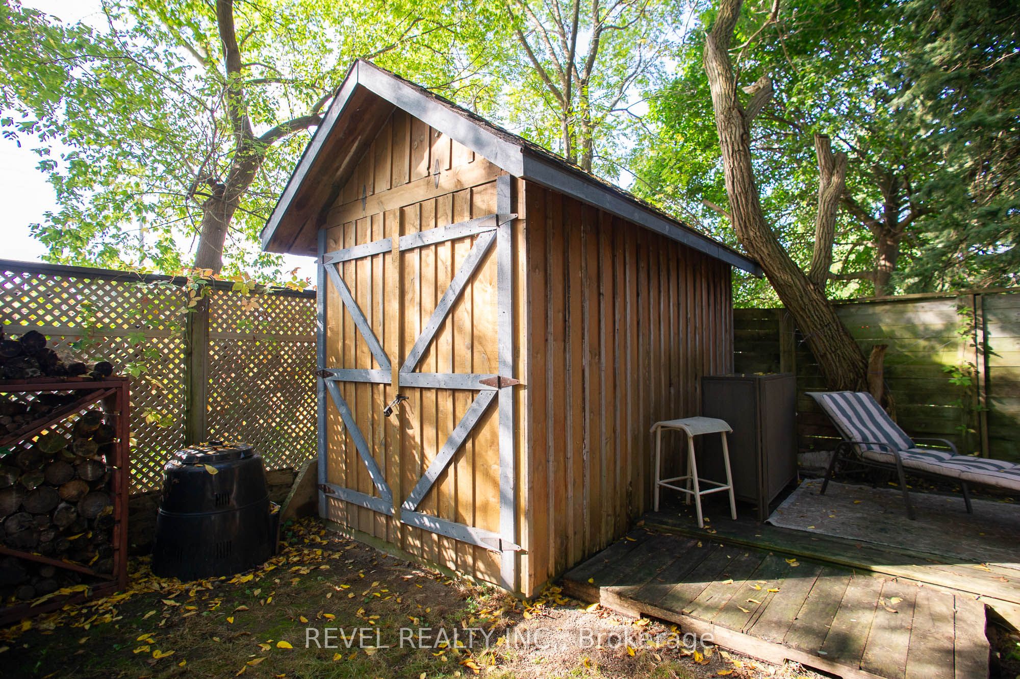 24 Avenue Road Property Photo 27