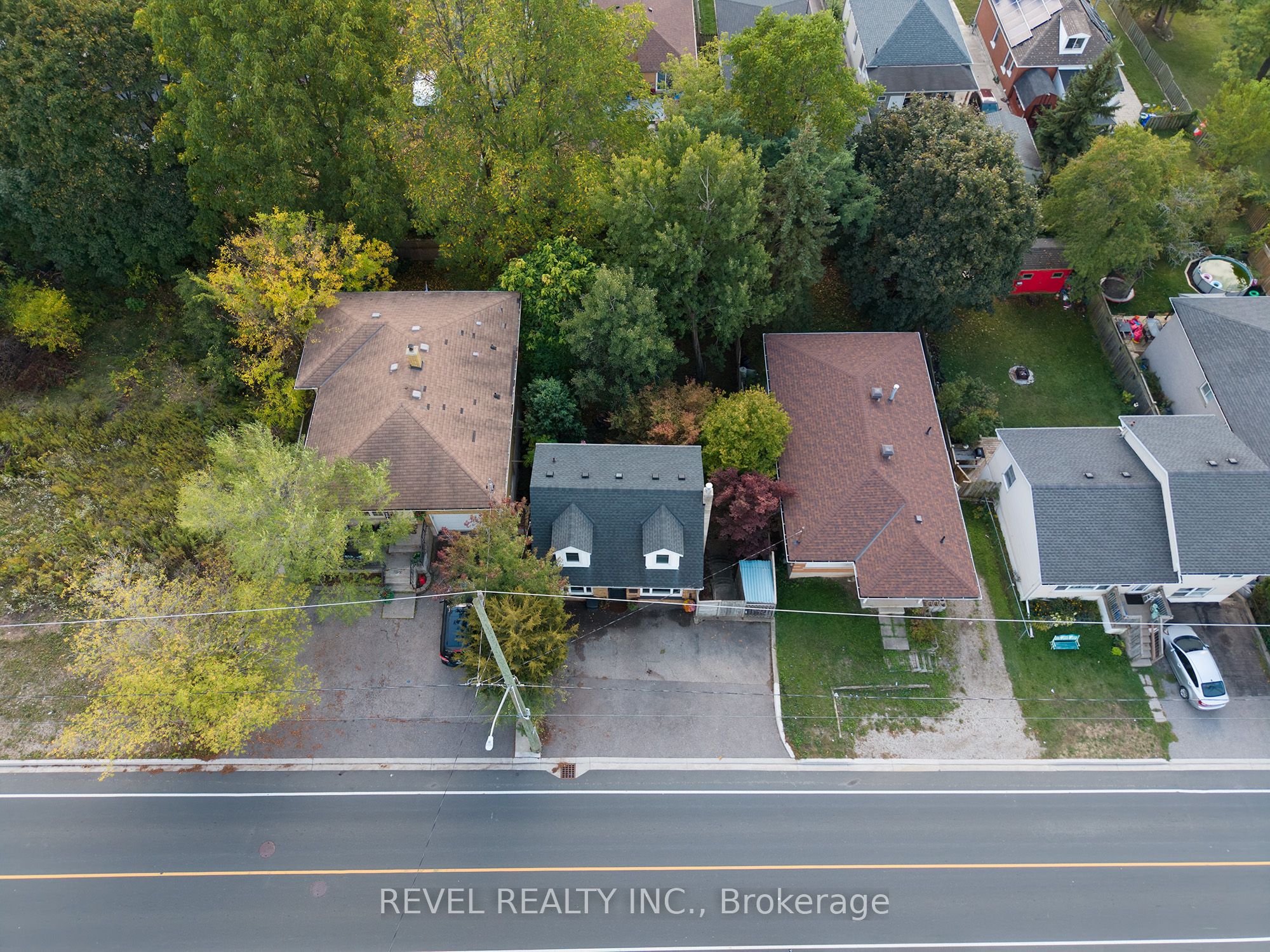 24 Avenue Road Property Photo 29