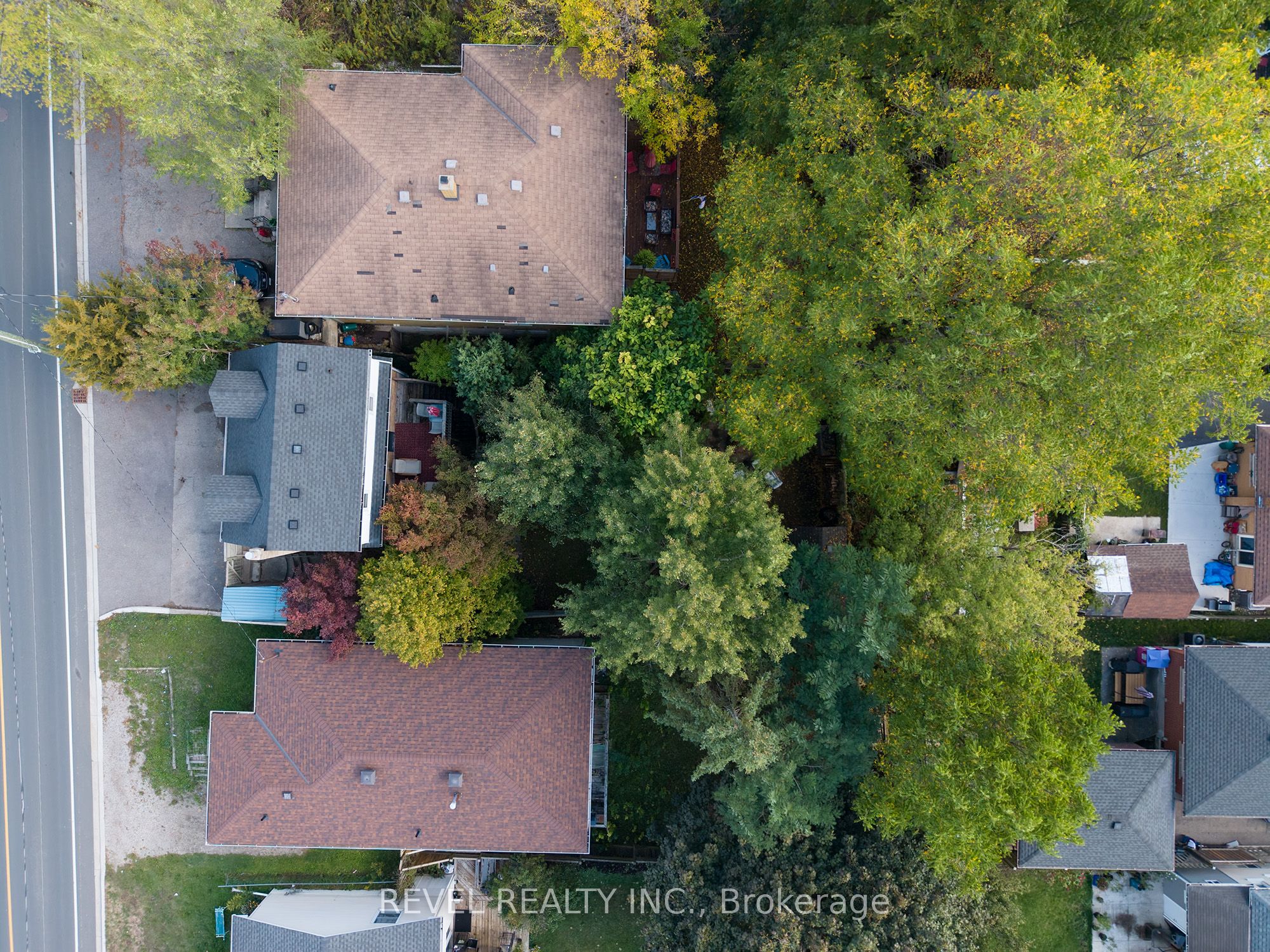 24 Avenue Road Property Photo 30