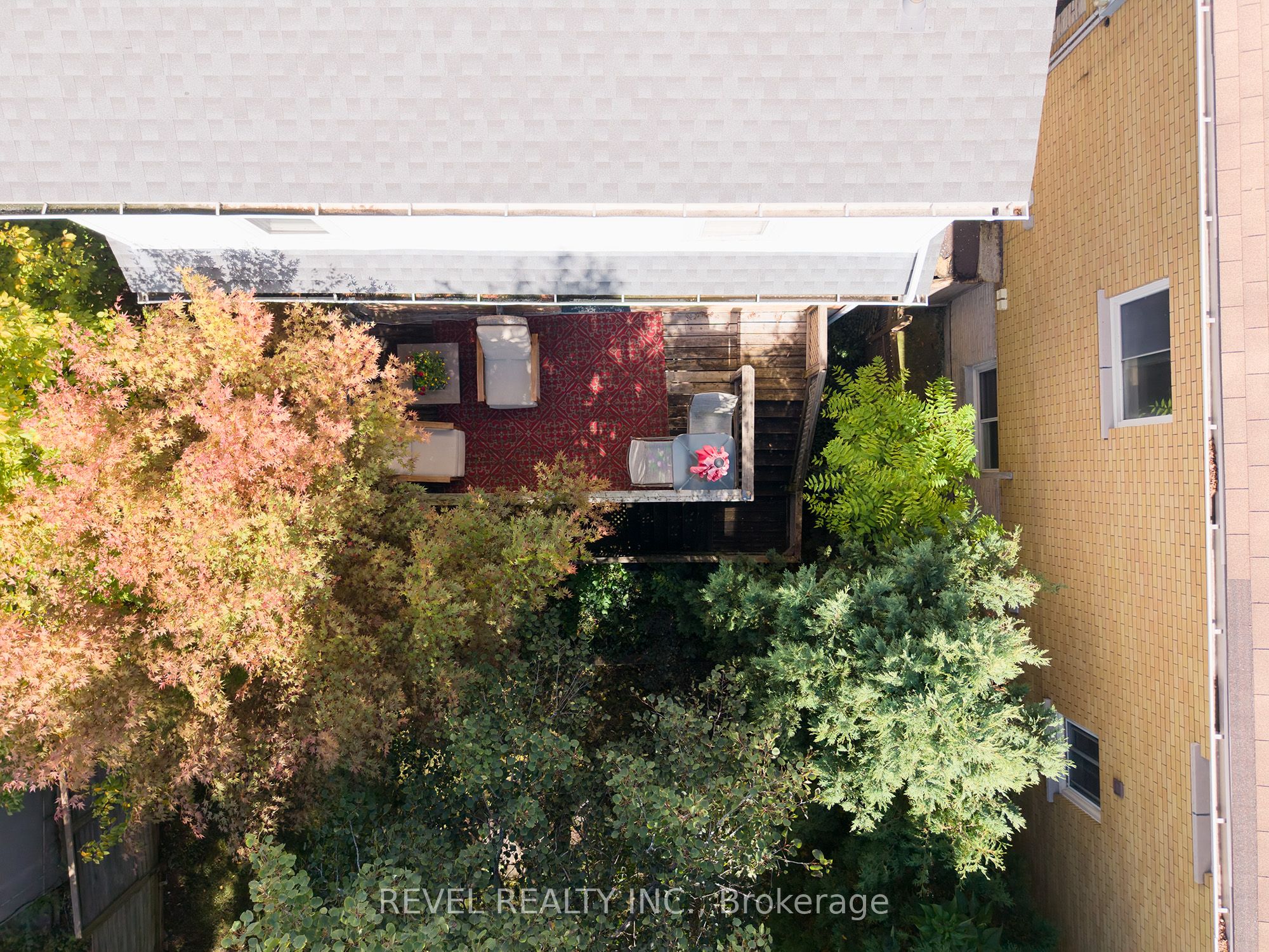 24 Avenue Road Property Photo 31