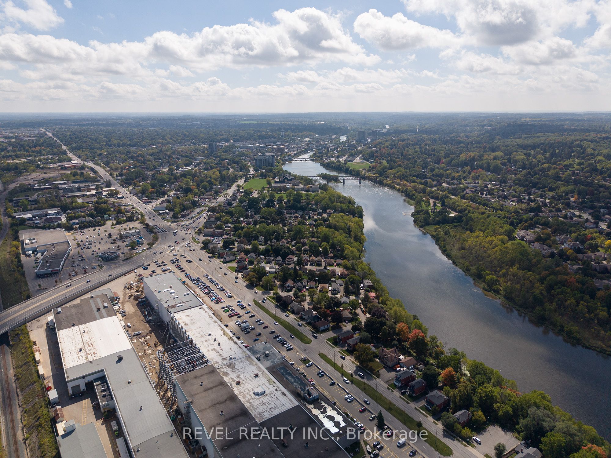 24 Avenue Road Property Photo 32