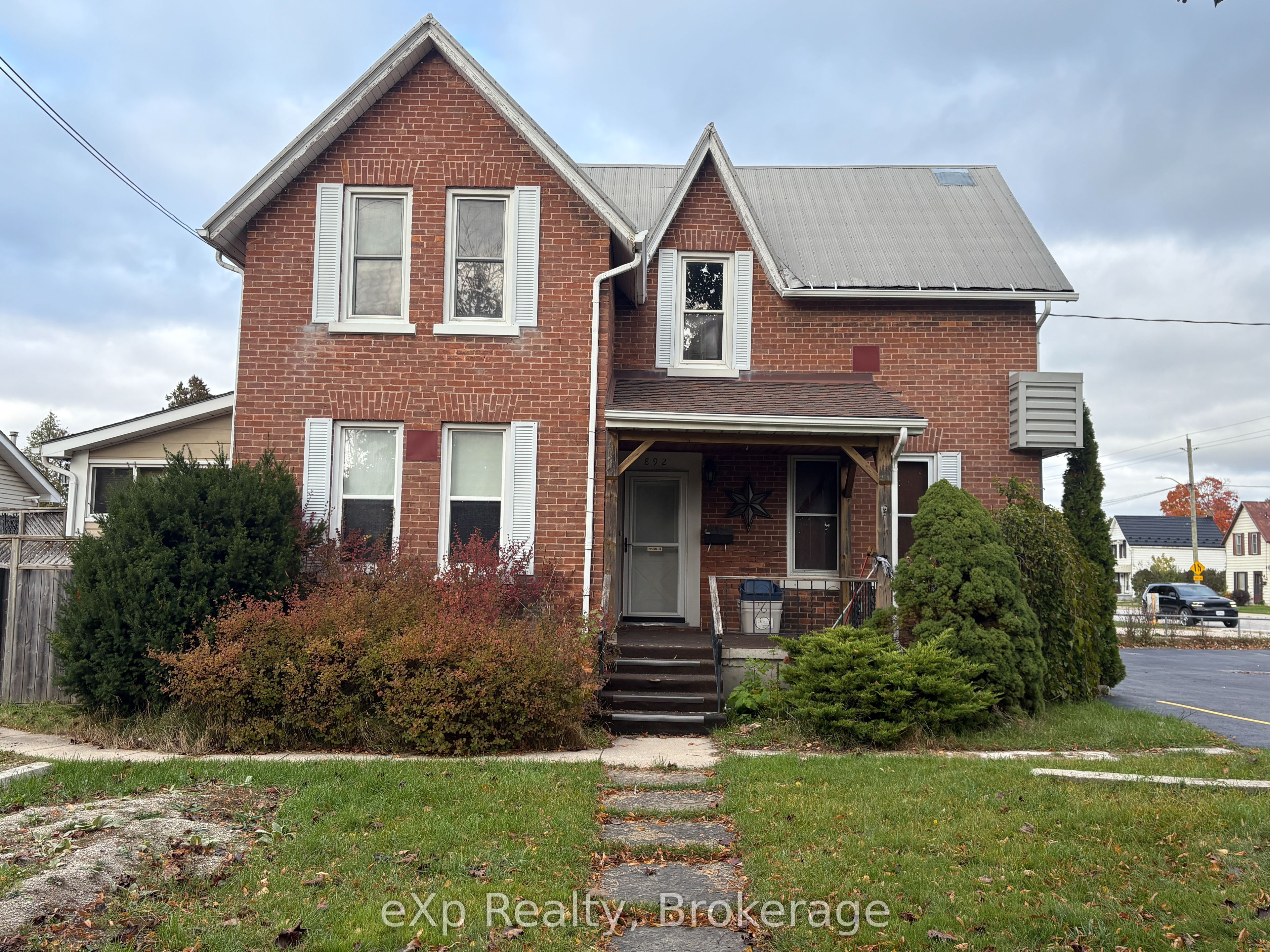 1602 9th Avenue E Property Photo 2