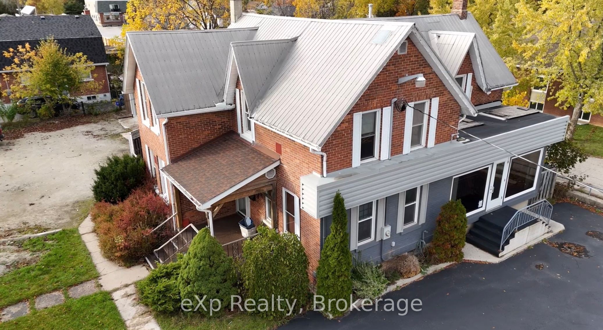 1602 9th Avenue E Property Photo 3