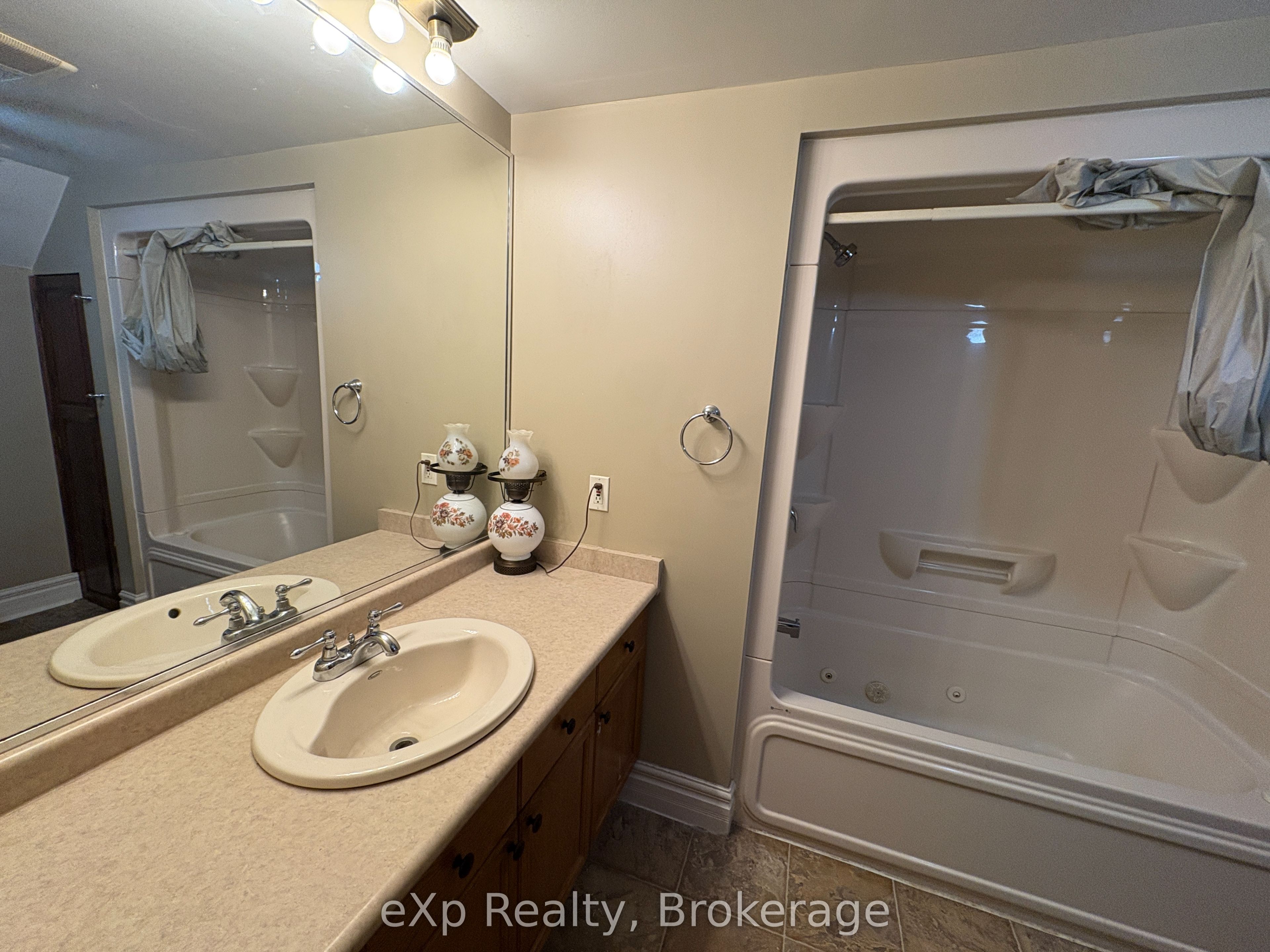1602 9th Avenue E Property Photo 25