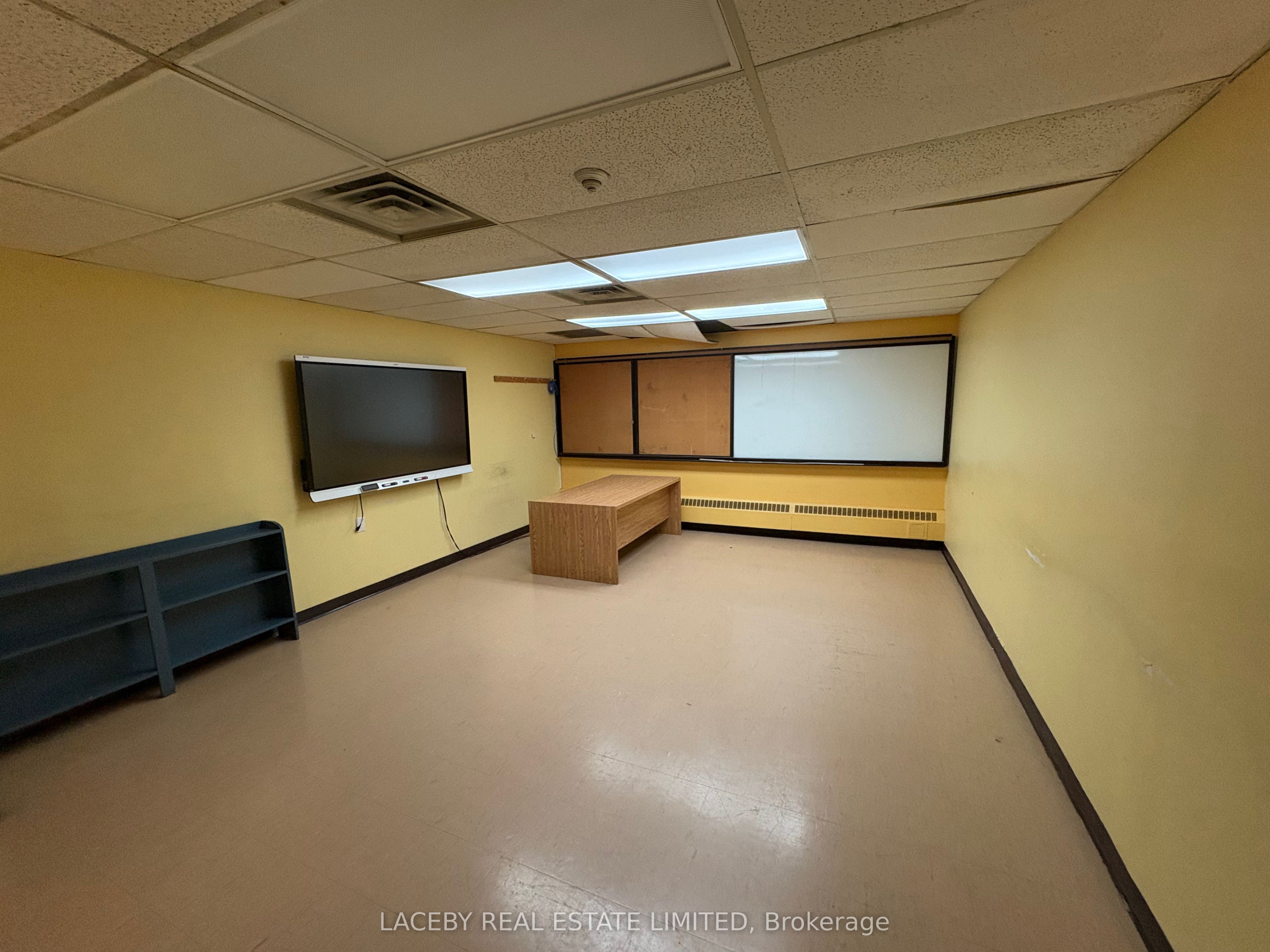 28 Rebecca St Property Photo 8