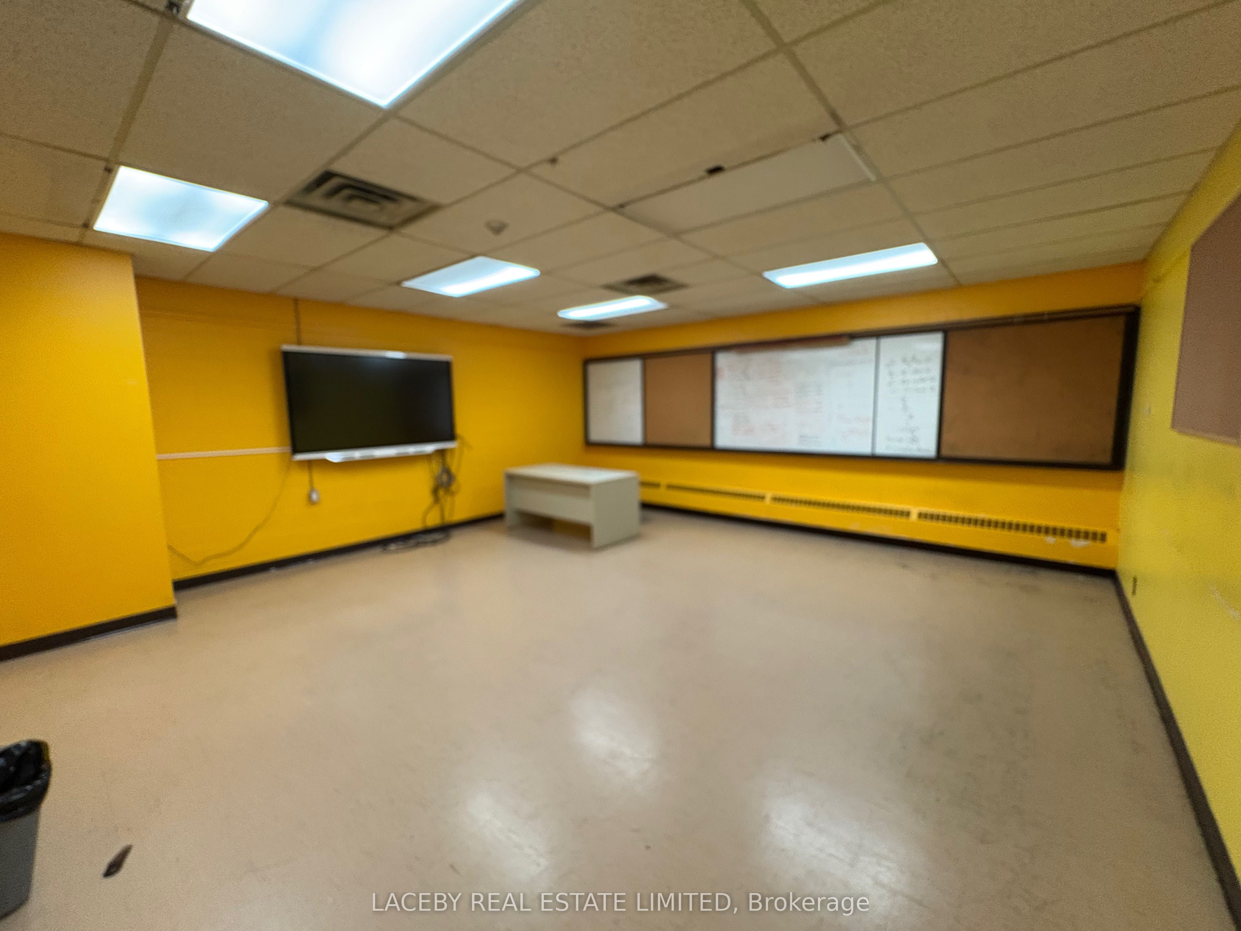 28 Rebecca St Property Photo 9