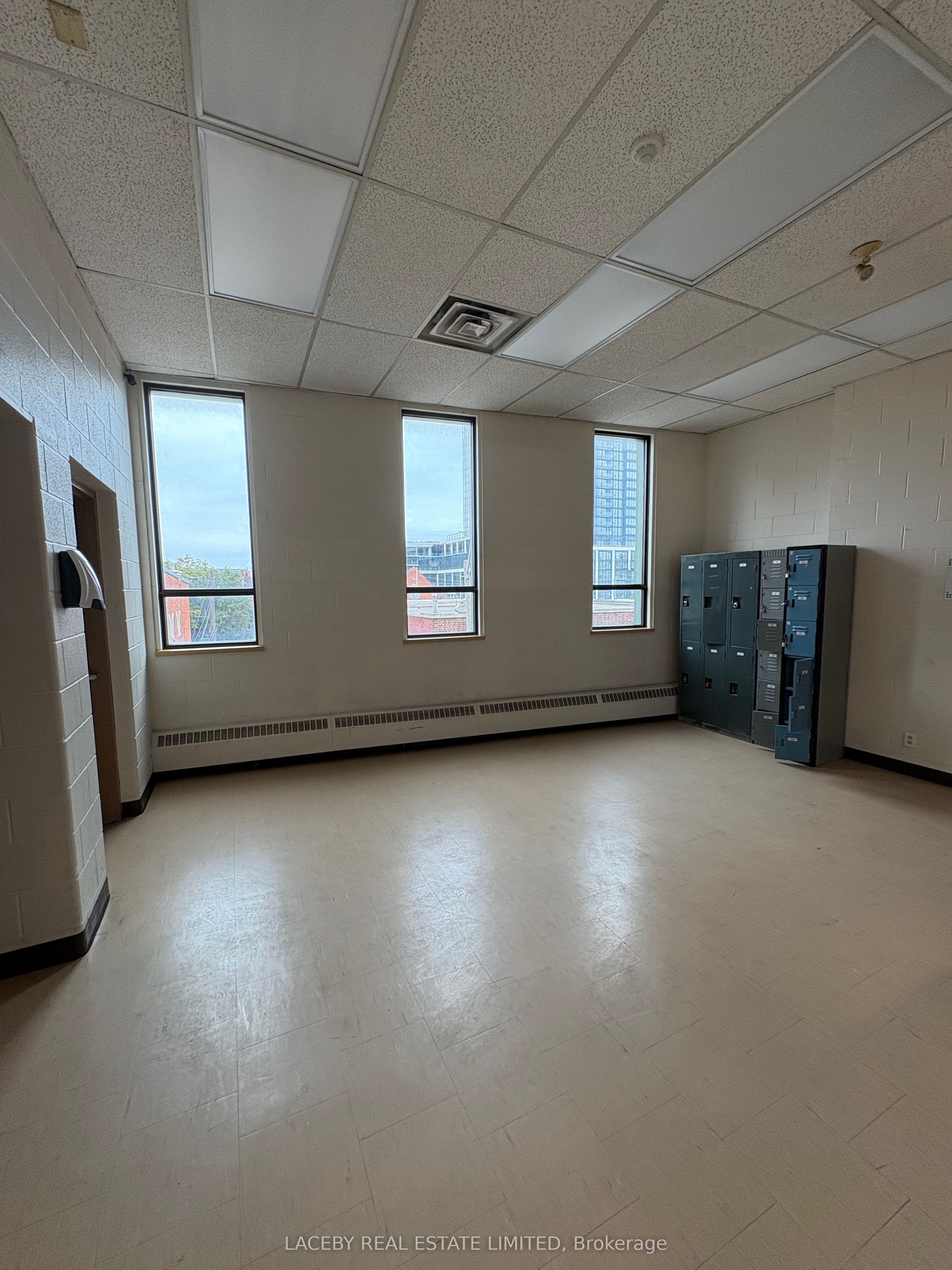 28 Rebecca St Property Photo 10