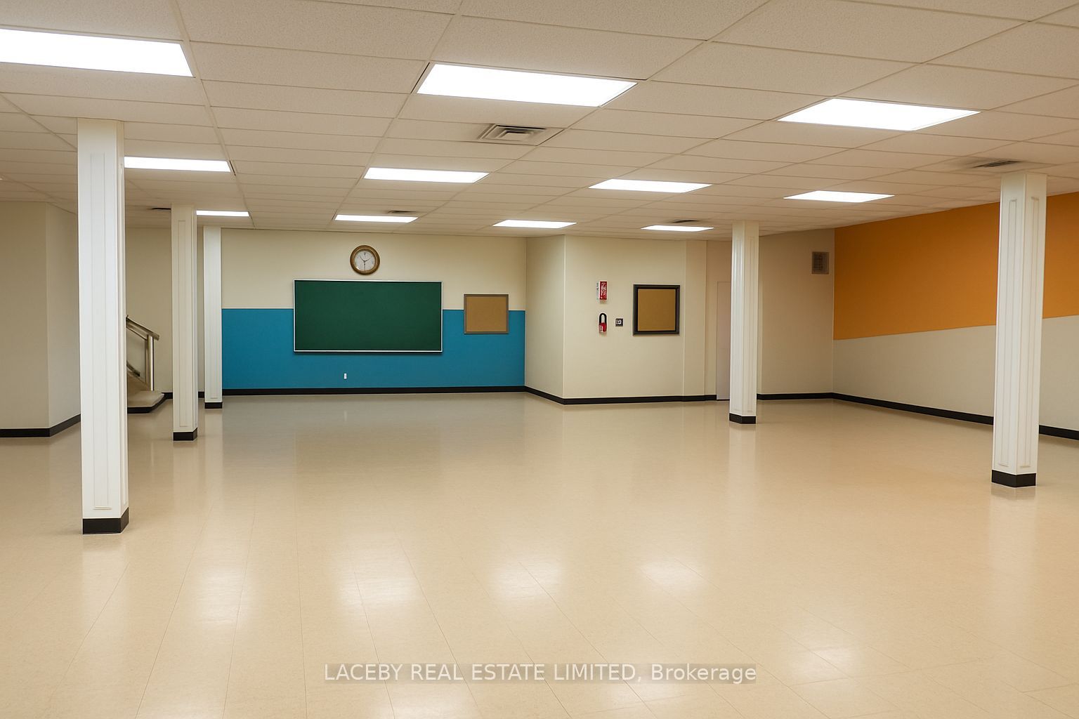 28 Rebecca St Property Photo 8