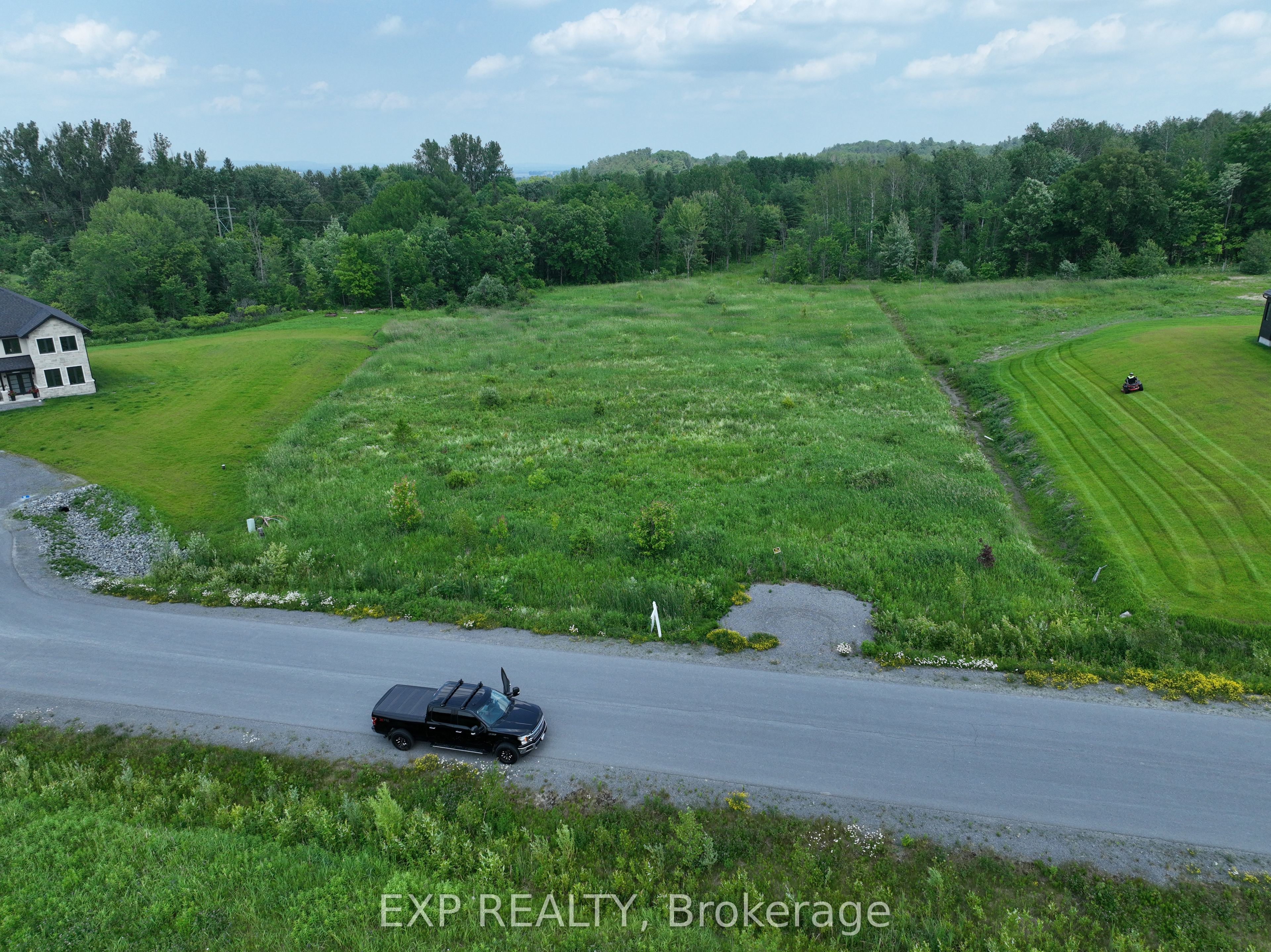 26 Nirmala Dr Property Photo 3