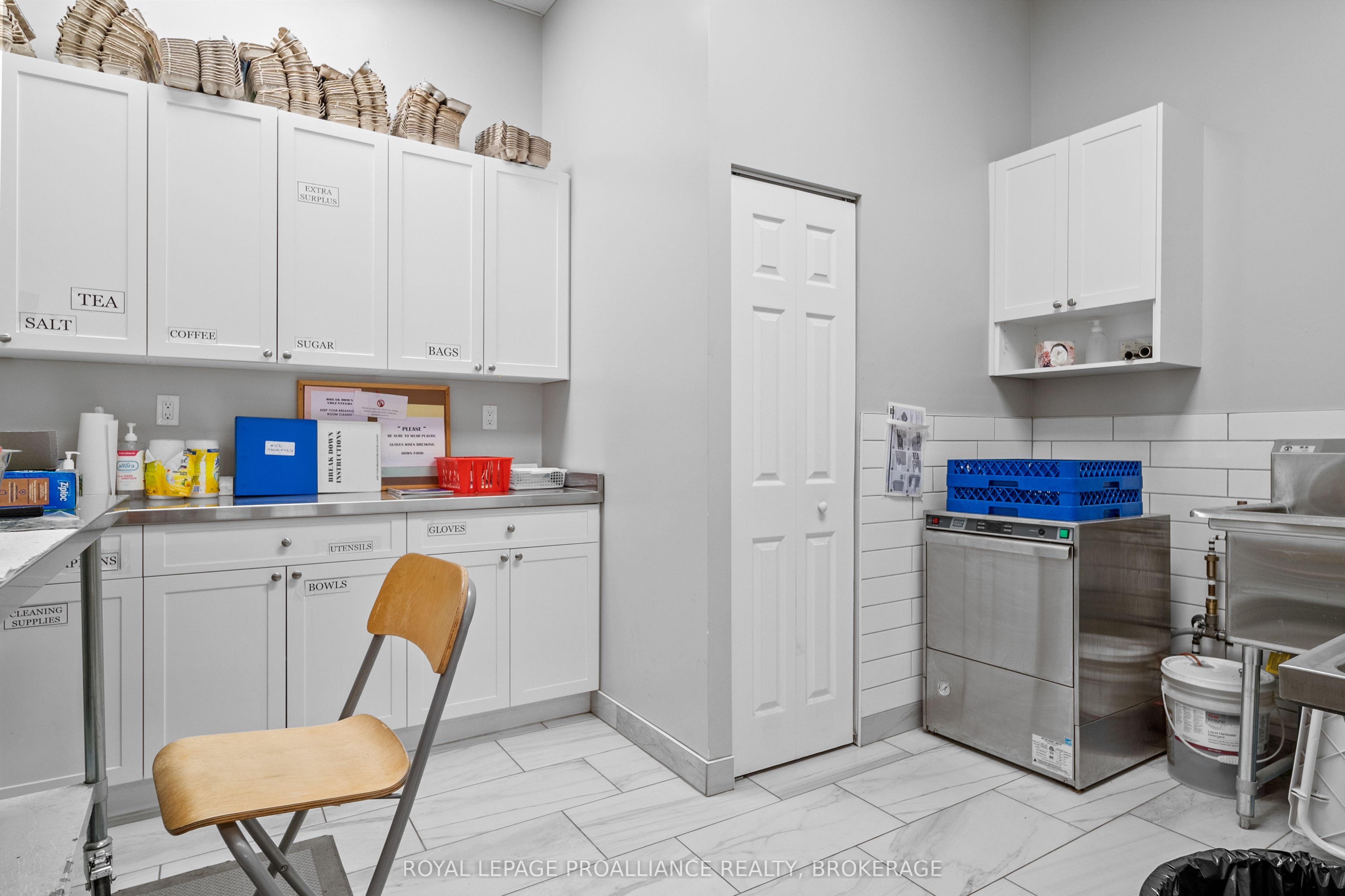 140 Hickson Ave Property Photo 6