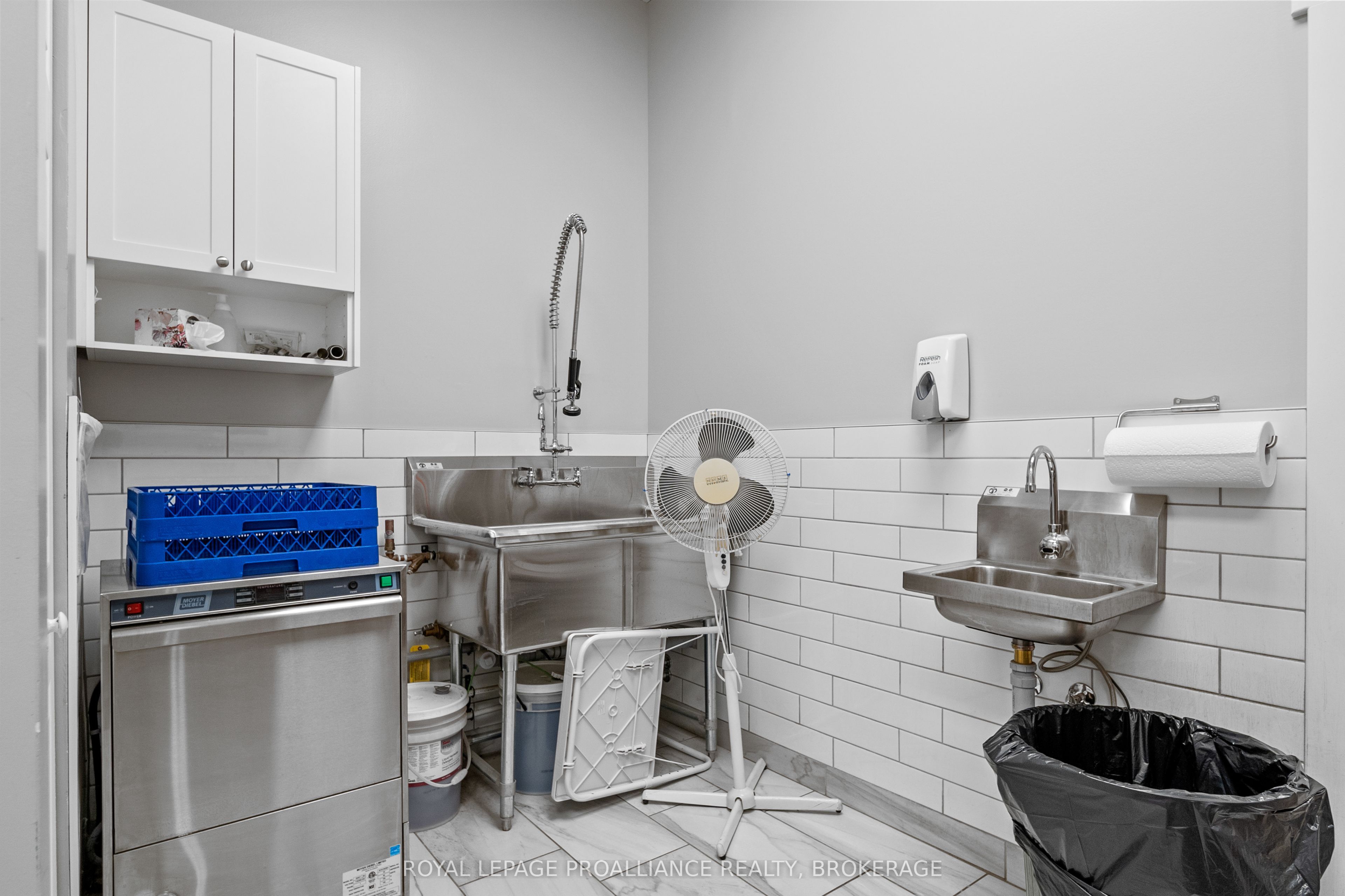 140 Hickson Ave Property Photo 7