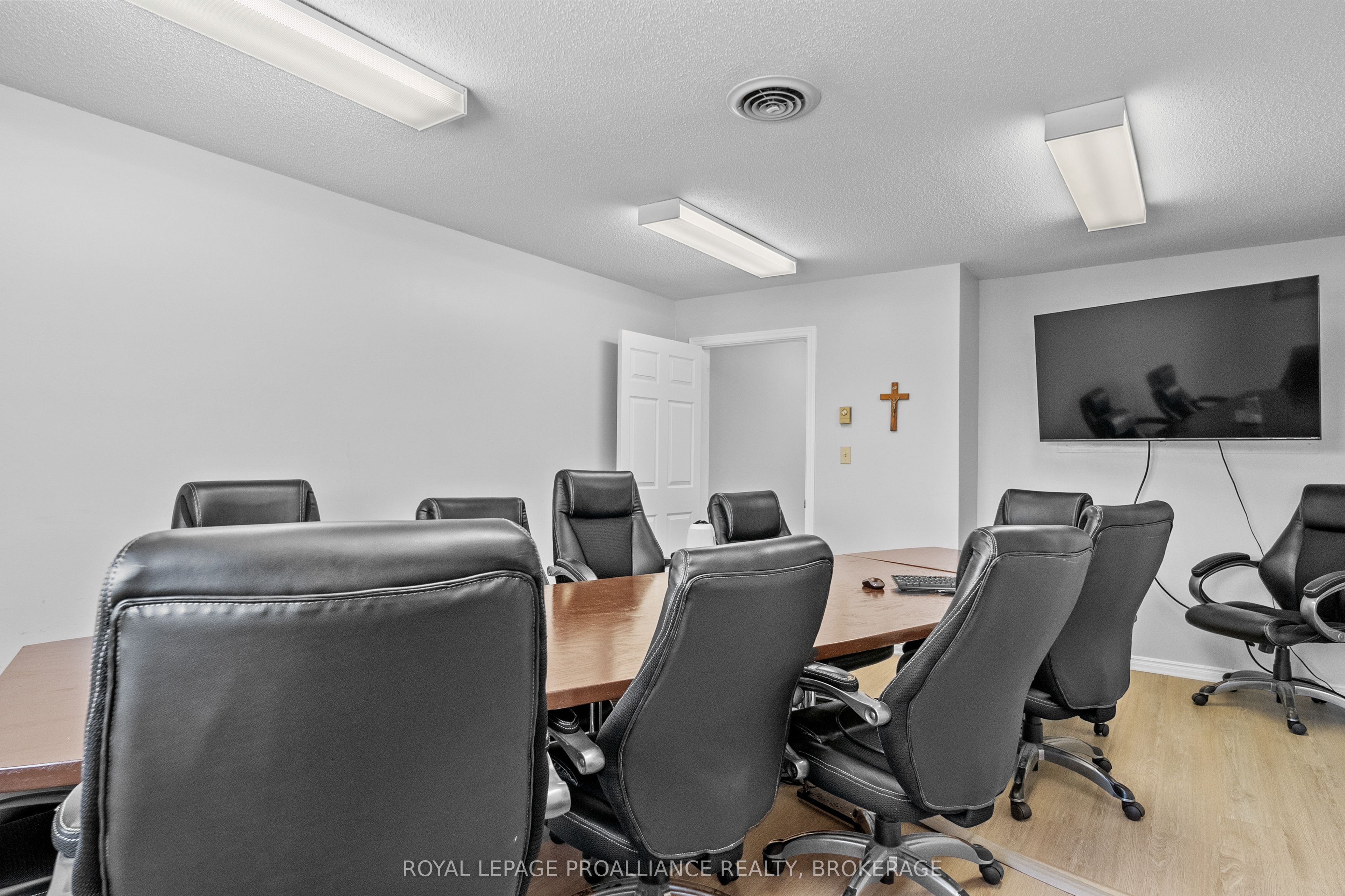 140 Hickson Ave Property Photo 13