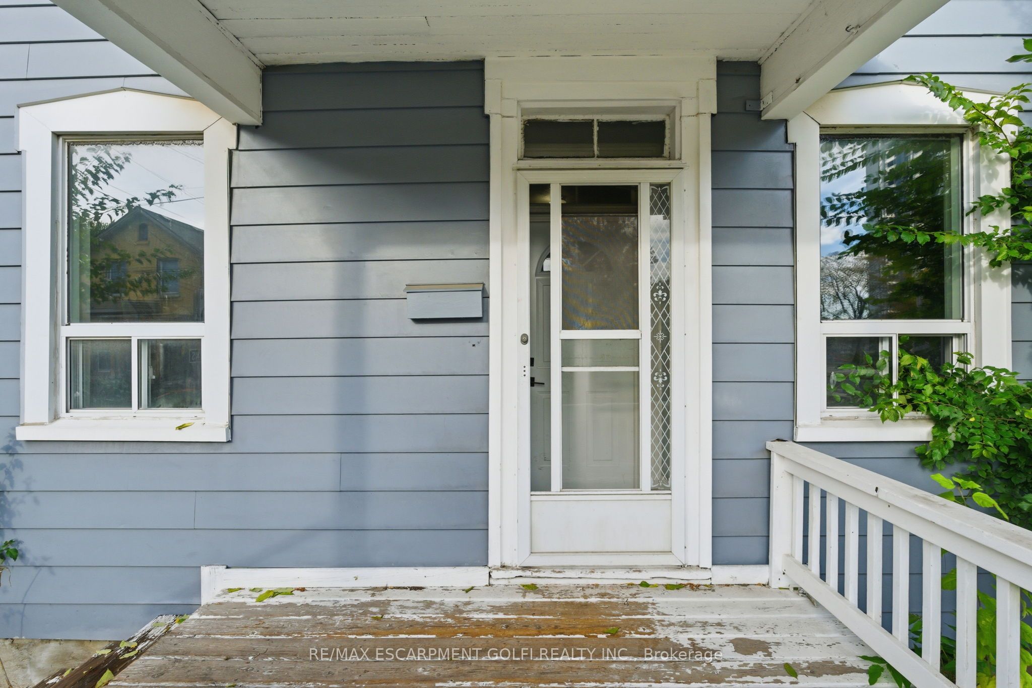 117 Ray Street N Property Photo 2